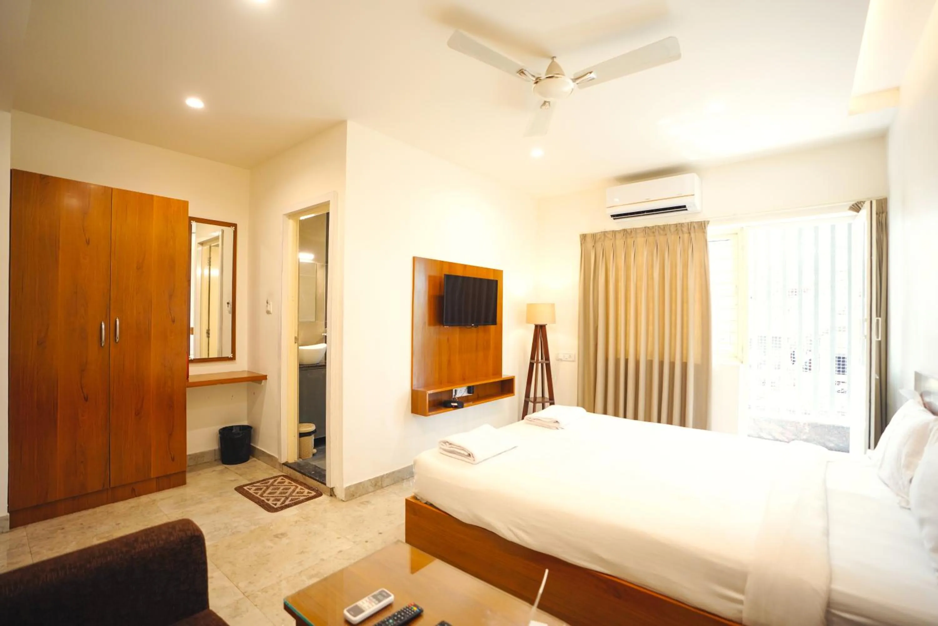 Bed in THE EKAH COMFORTS