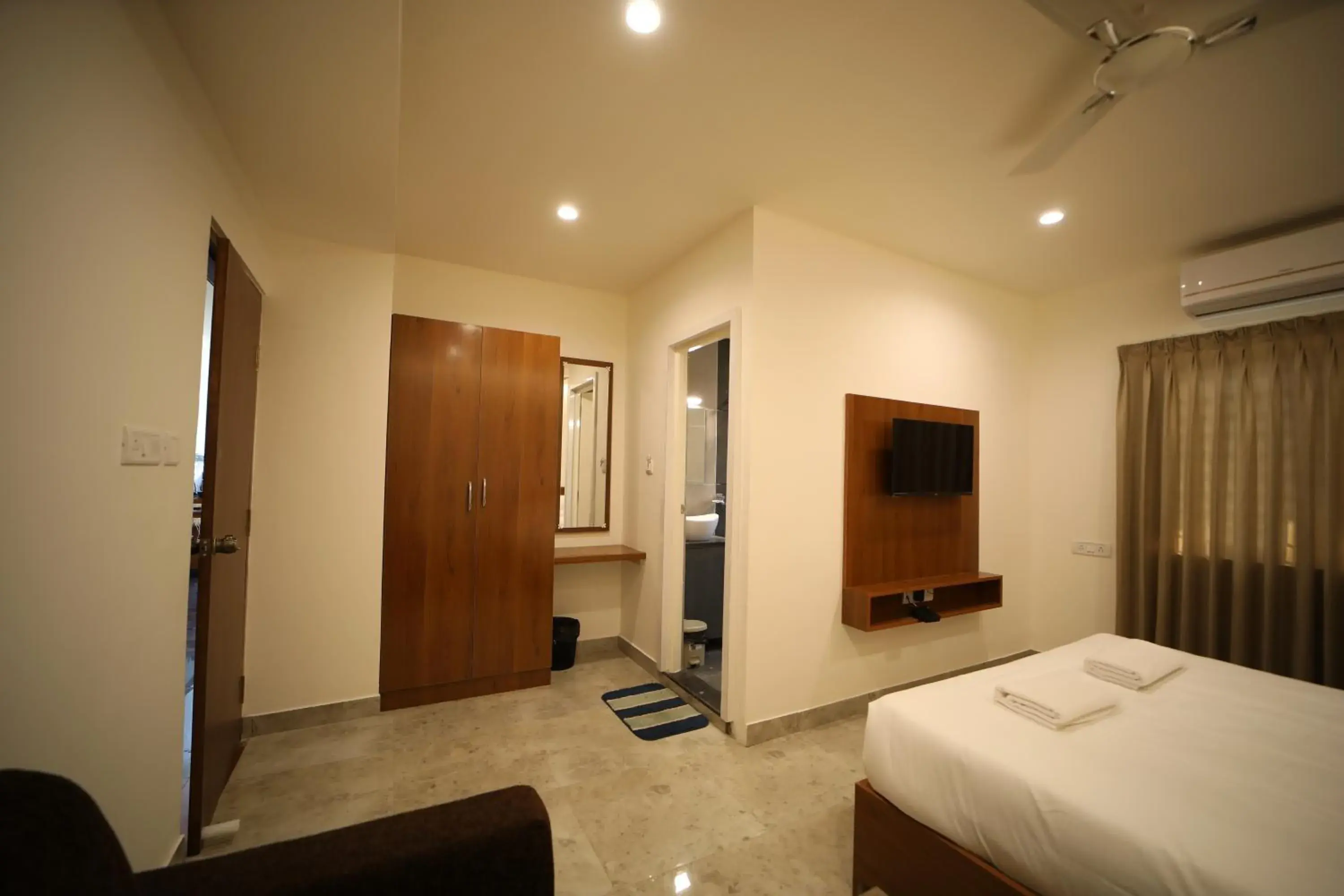 Photo of the whole room, Bed in THE EKAH COMFORTS Photo of the whole room, Bed in THE EKAH COMFORTS