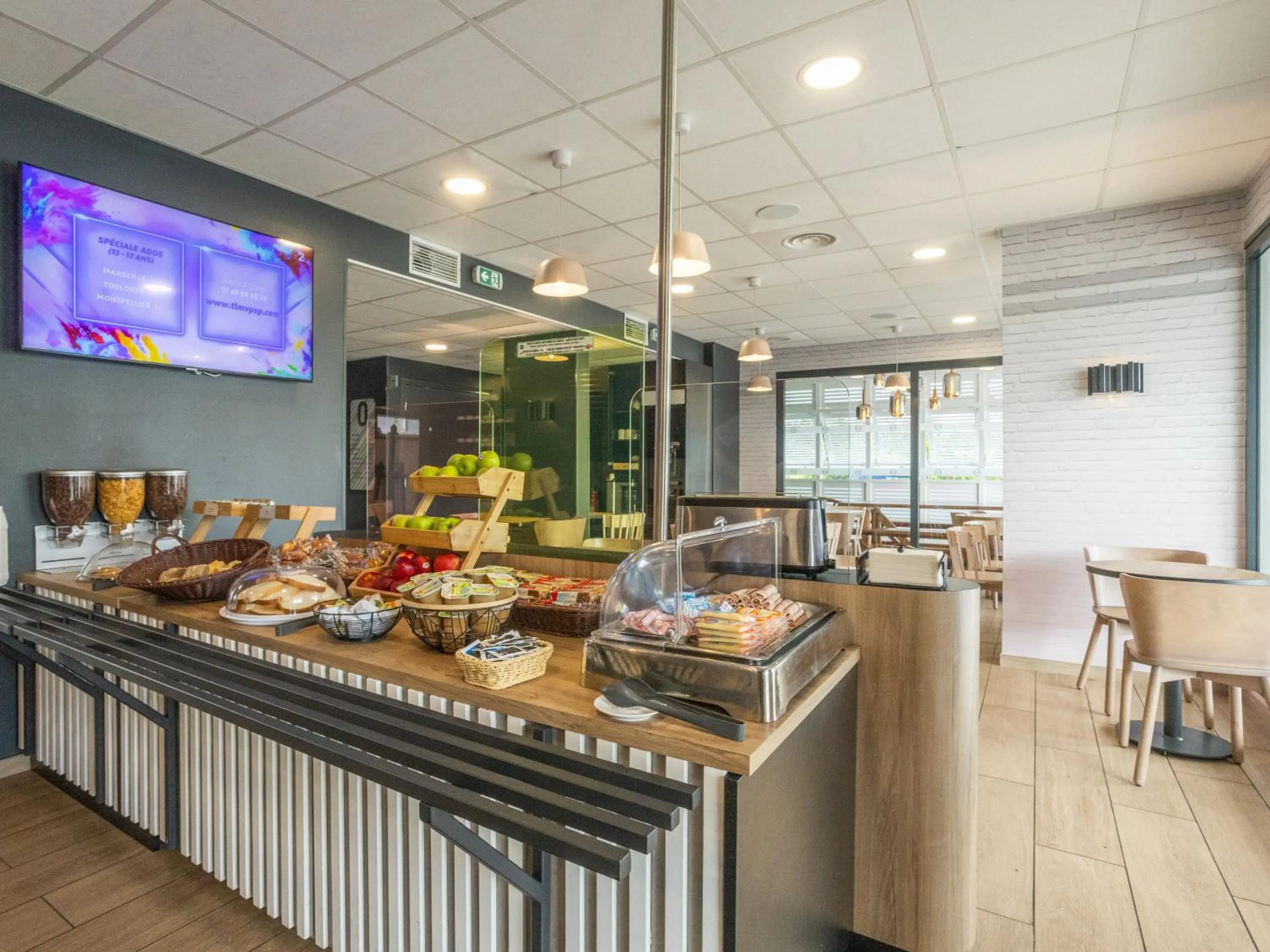 Breakfast in B&B HOTEL Fort-de-France