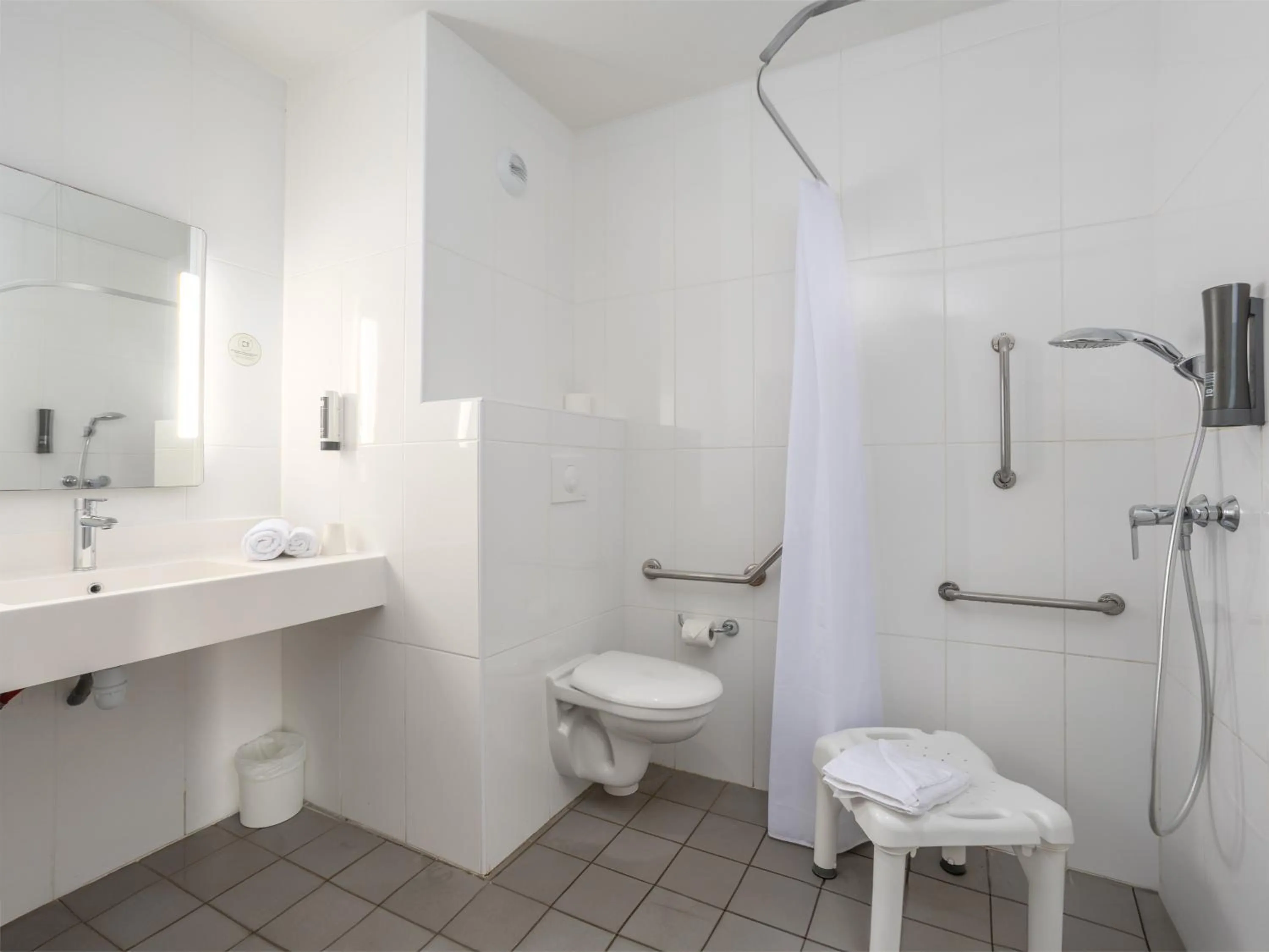 Shower in B&B HOTEL Fort-de-France