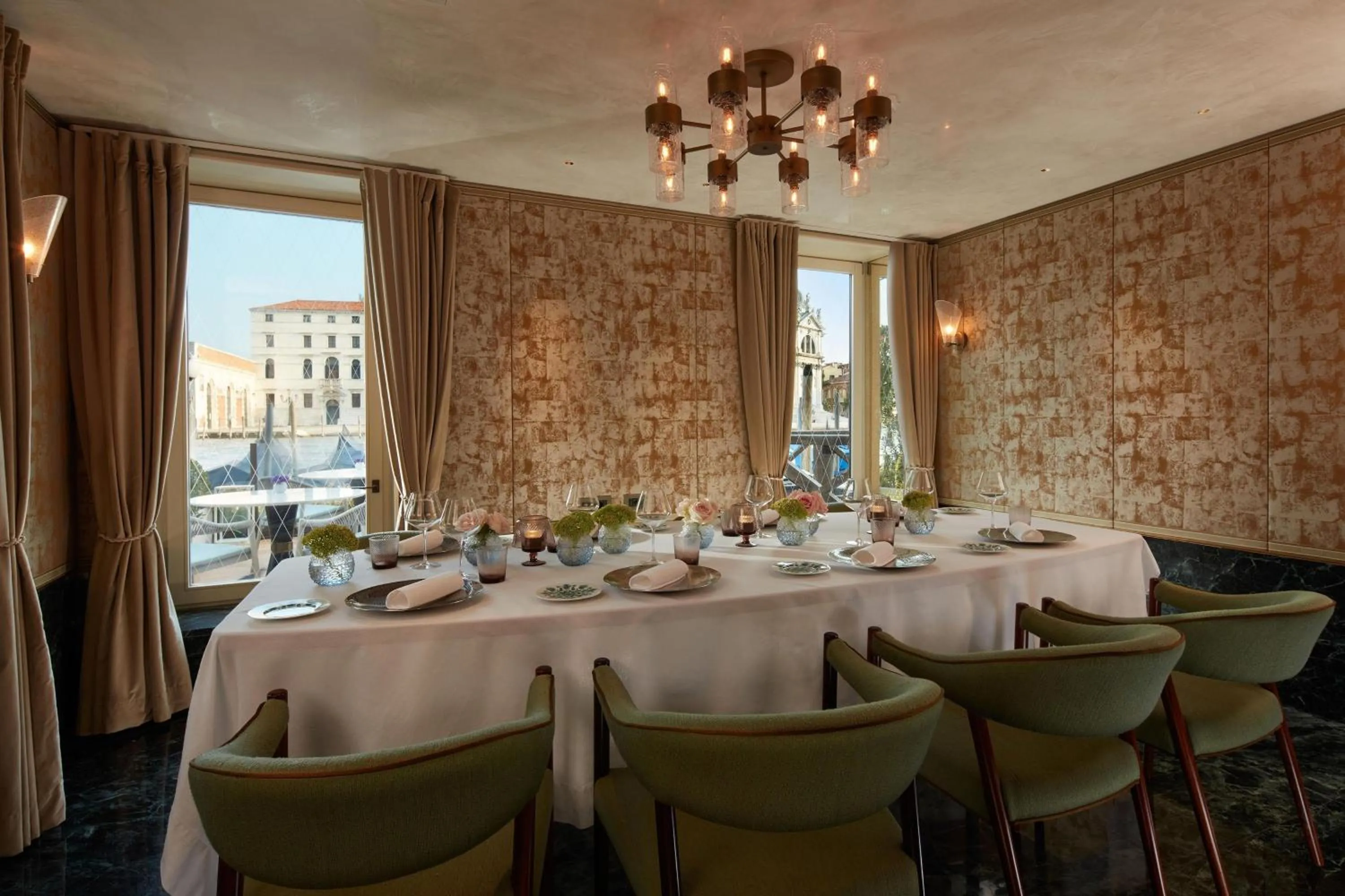 Restaurant/places to eat in The St. Regis Venice