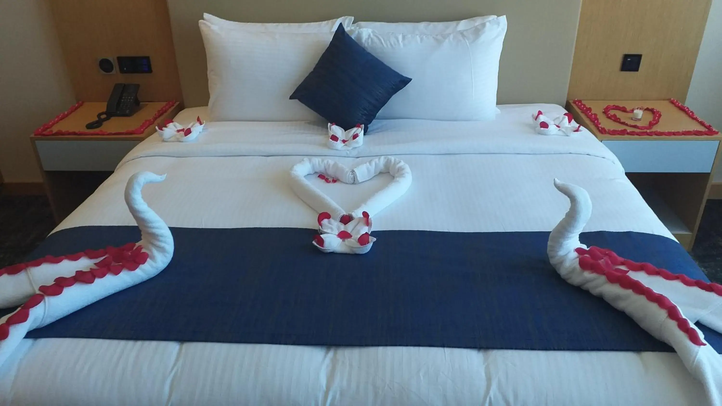 Bed in AL HAYAT HOTEL Bed in AL HAYAT HOTEL