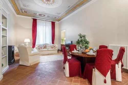 Casa Daniela, BEYOND THE EXTRAORDINARY Romantic Quiet Spacious Apartment Next to Guinigi Tower