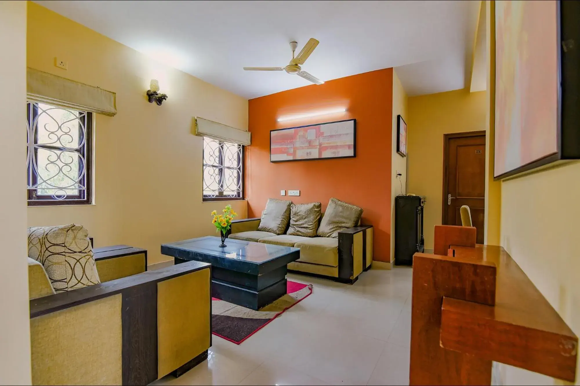 Living room in FabHotel New kolkata Residency Inn - Nr Axis Mall Living room in FabHotel New kolkata Residency Inn - Nr Axis Mall
