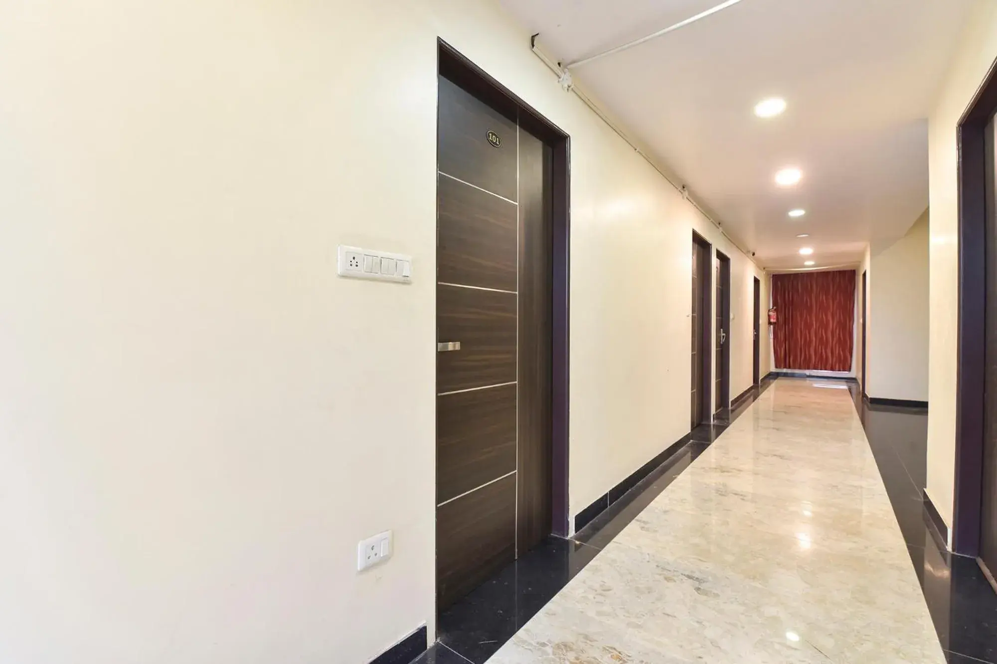 Lobby or reception in FabHotel Pink City - World Trade Park Lobby or reception in FabHotel Pink City - World Trade Park