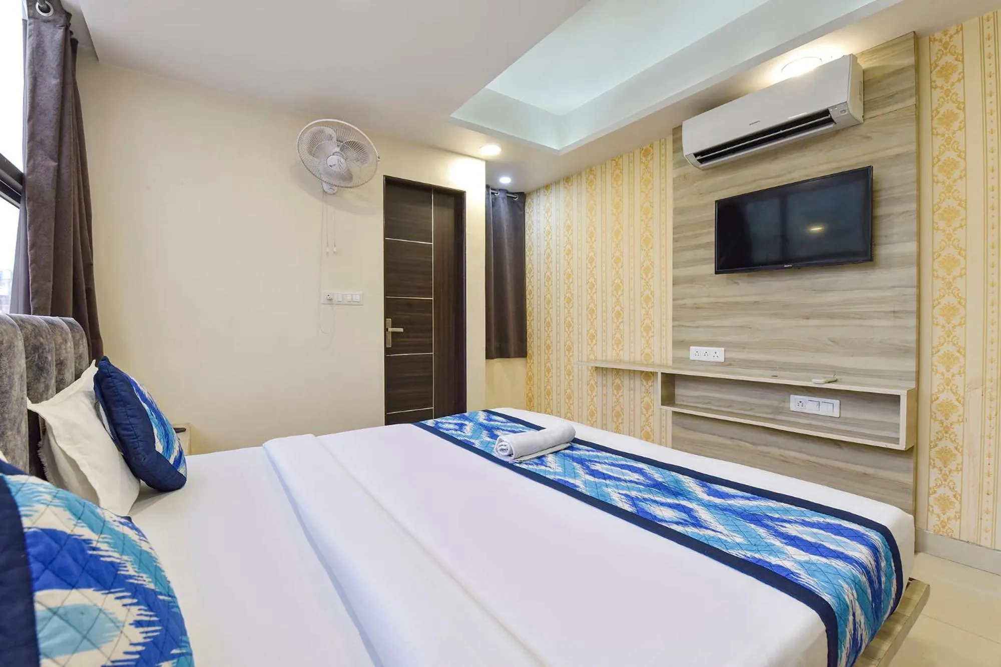 Bed in FabHotel Pink City - World Trade Park