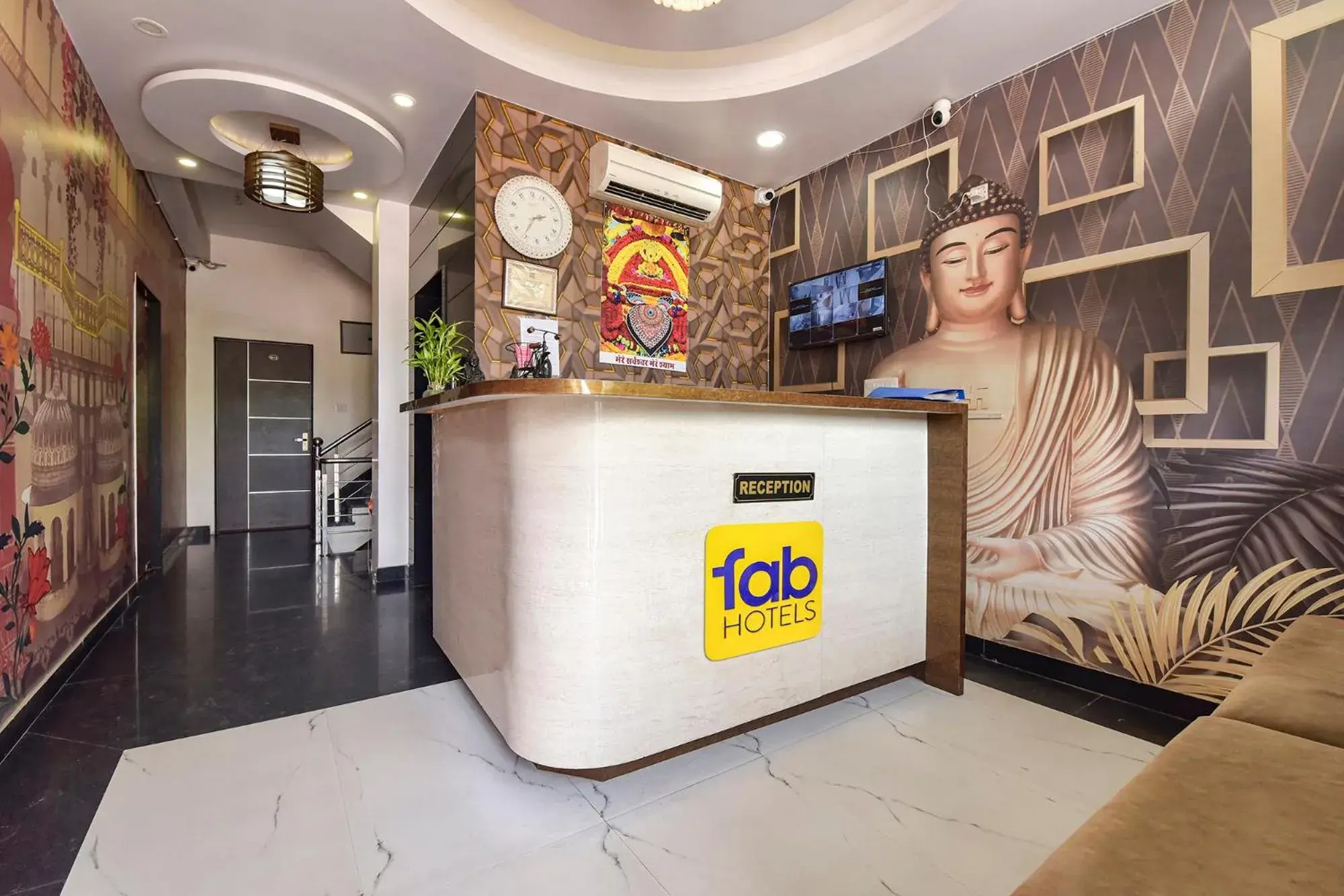 Lobby or reception in FabHotel Pink City - World Trade Park Lobby or reception in FabHotel Pink City - World Trade Park