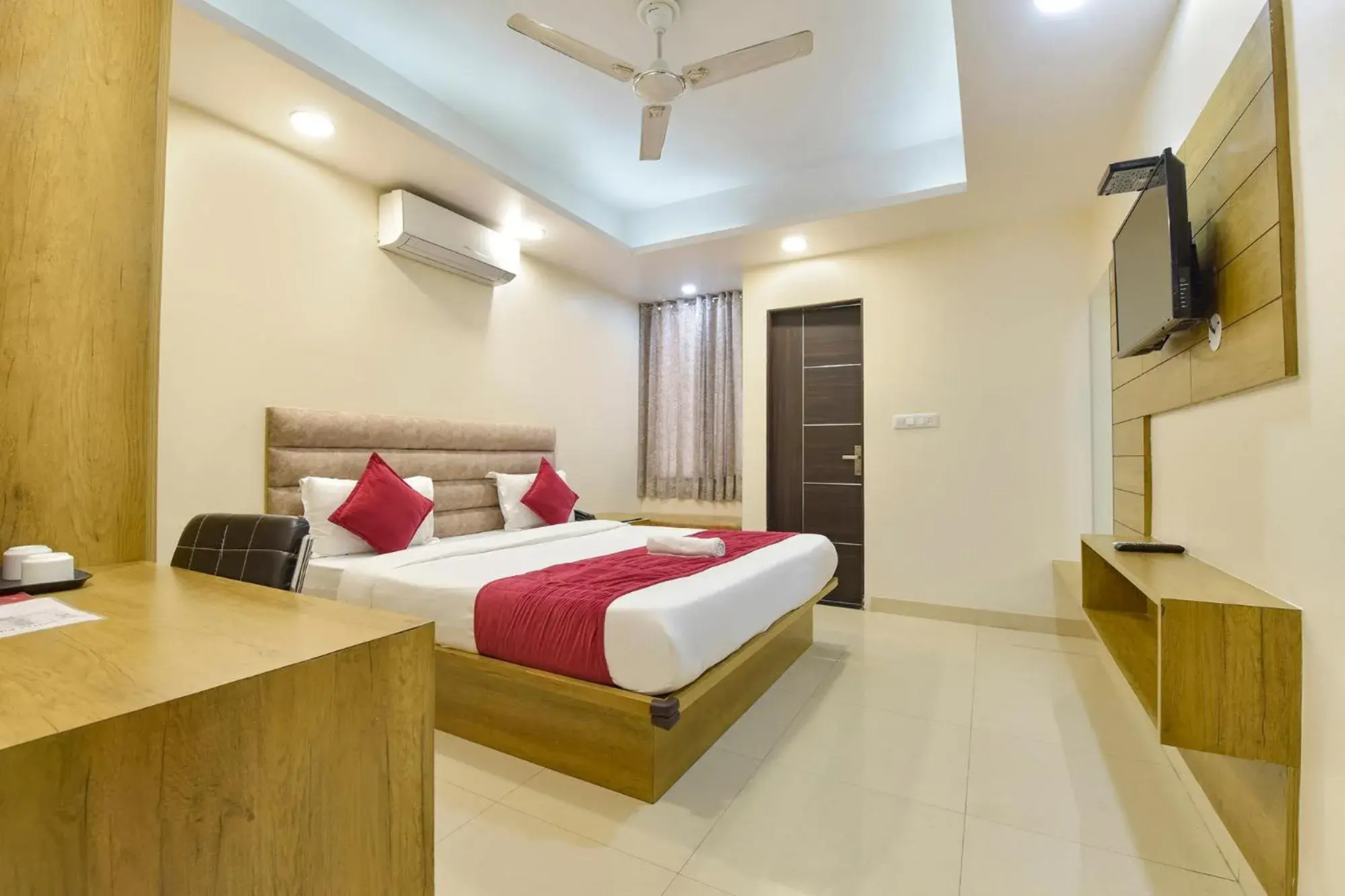 Bed in FabHotel Pink City - World Trade Park Bed in FabHotel Pink City - World Trade Park