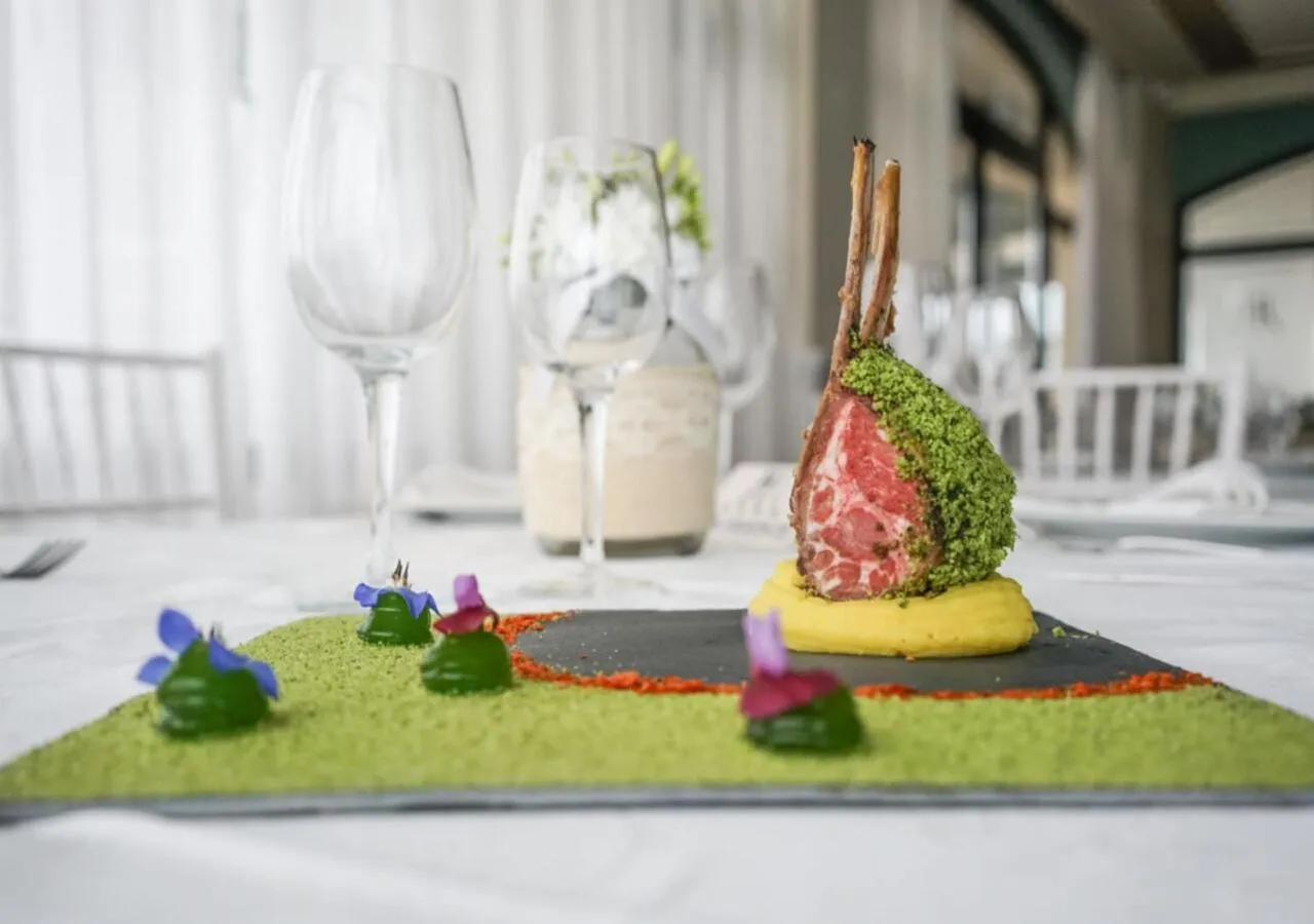 Restaurant/places to eat in Hotel Hermitage