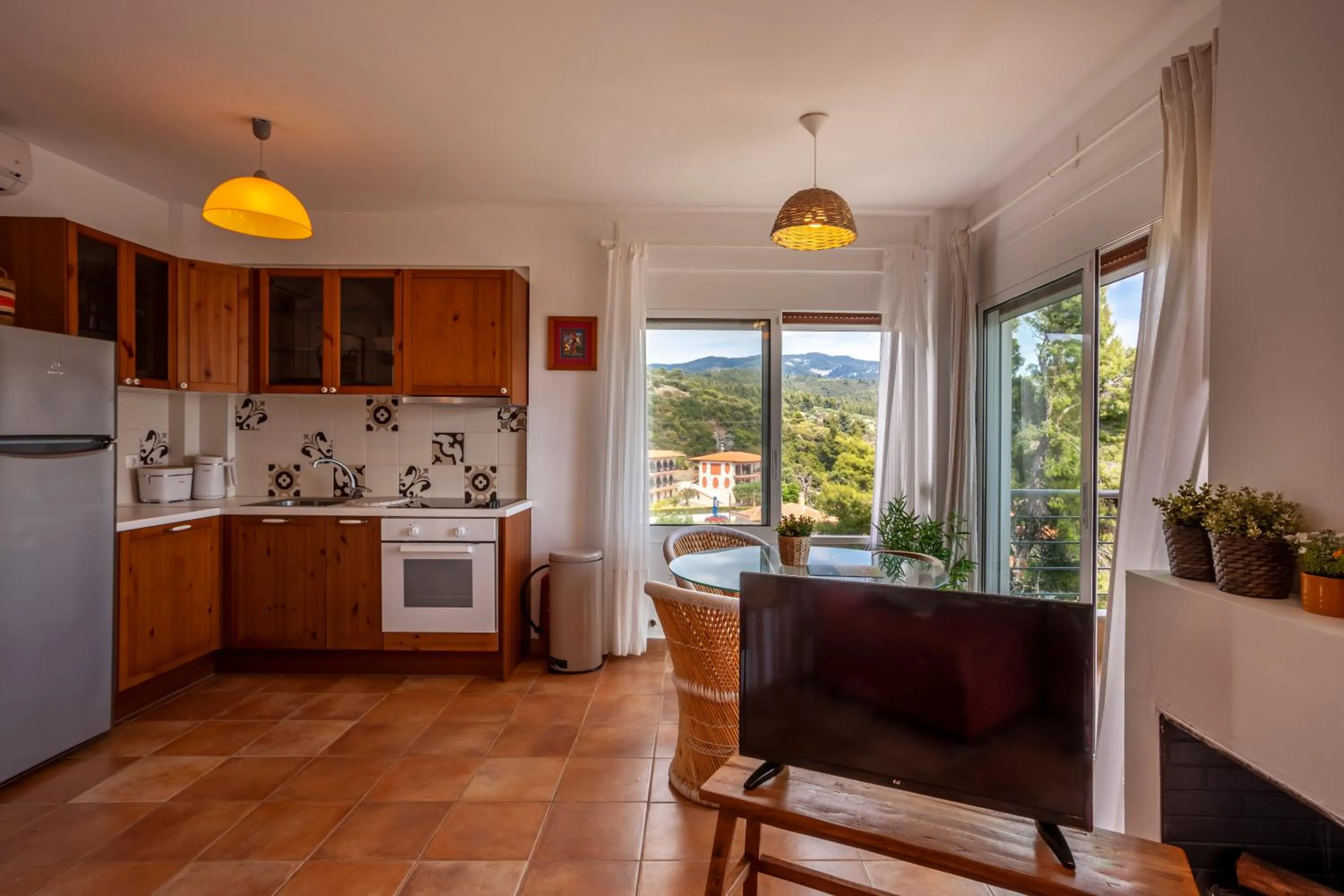 Kitchen or kitchenette in Alterra Vita Homes By the Sea