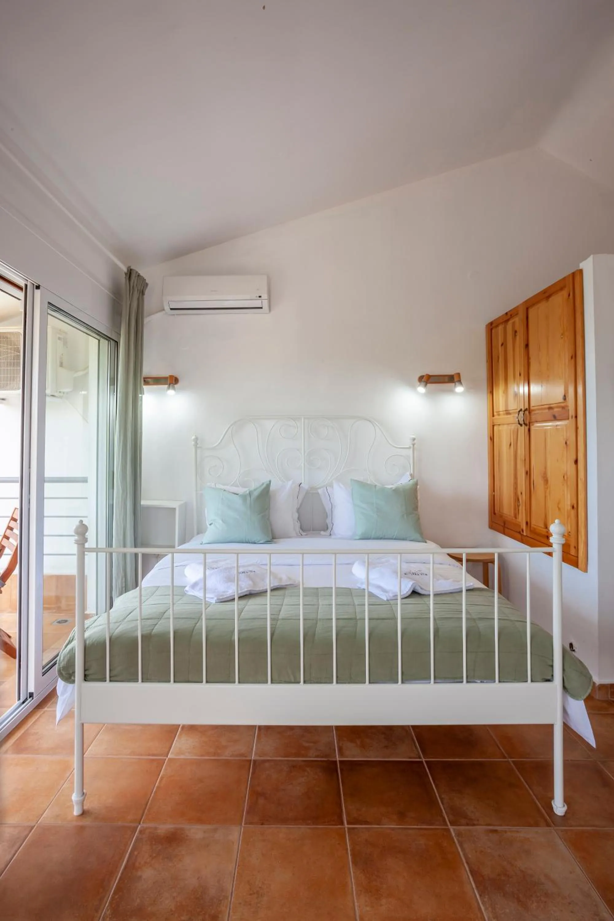 Bed in Alterra Vita Homes By the Sea