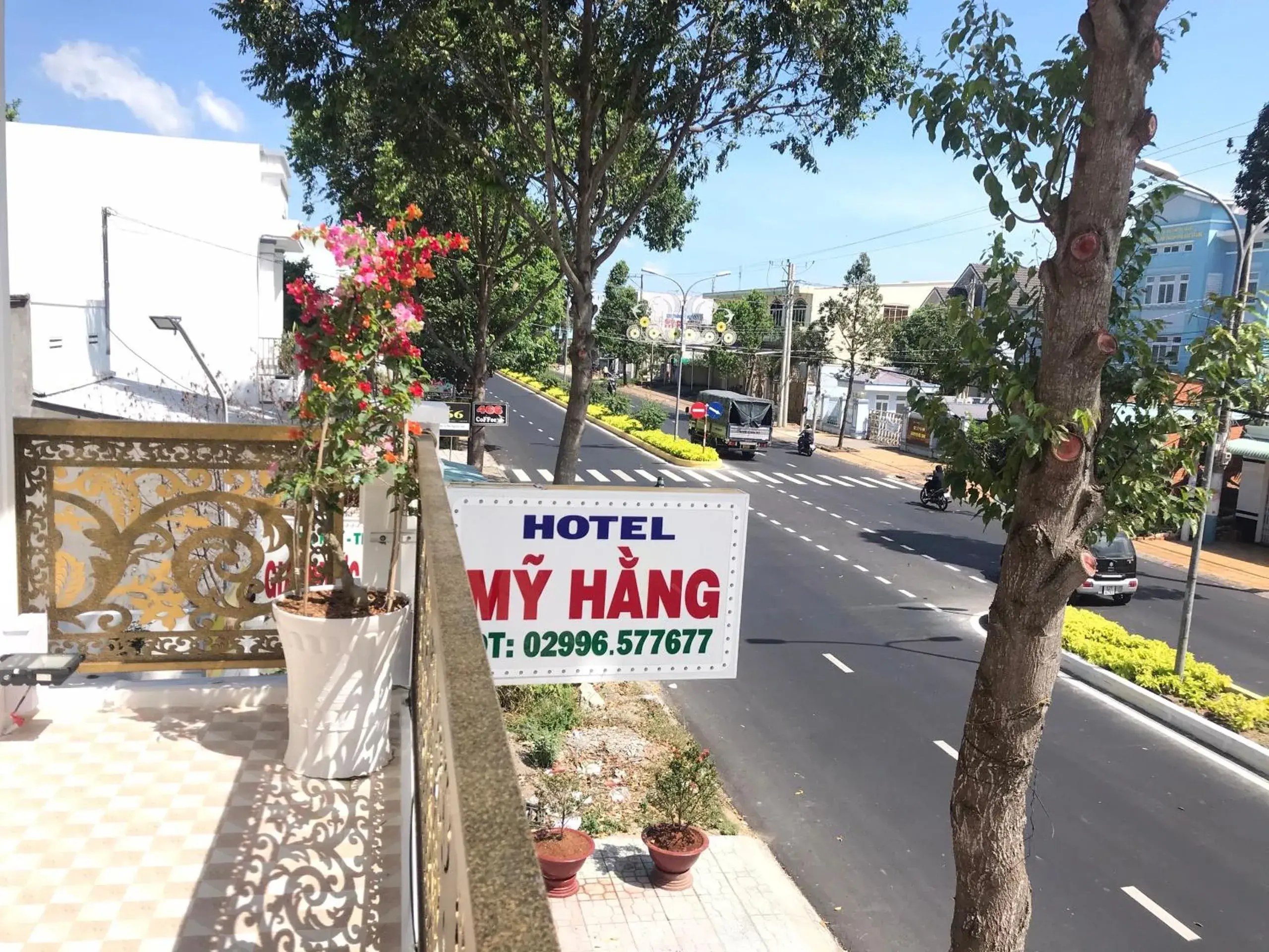 Double Room with Balcony in Khách Sạn Mỹ Hằng Double Room with Balcony in Khách Sạn Mỹ Hằng