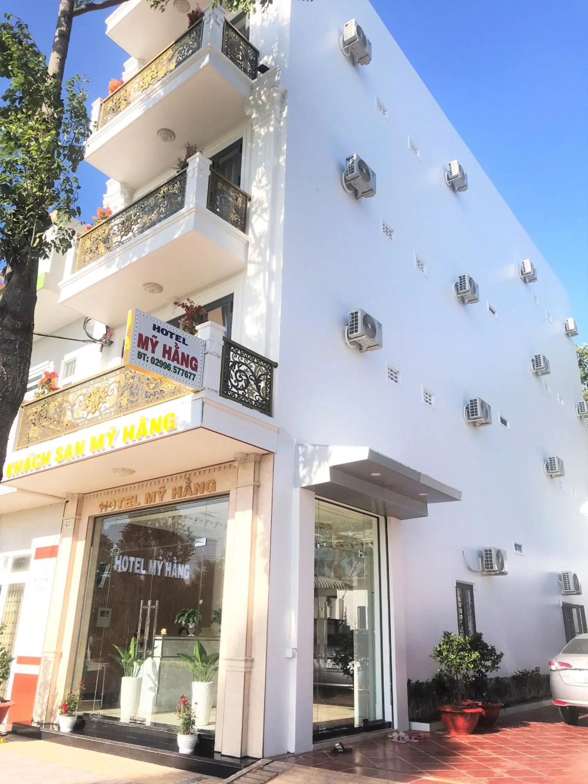 Property building in Khách Sạn Mỹ Hằng