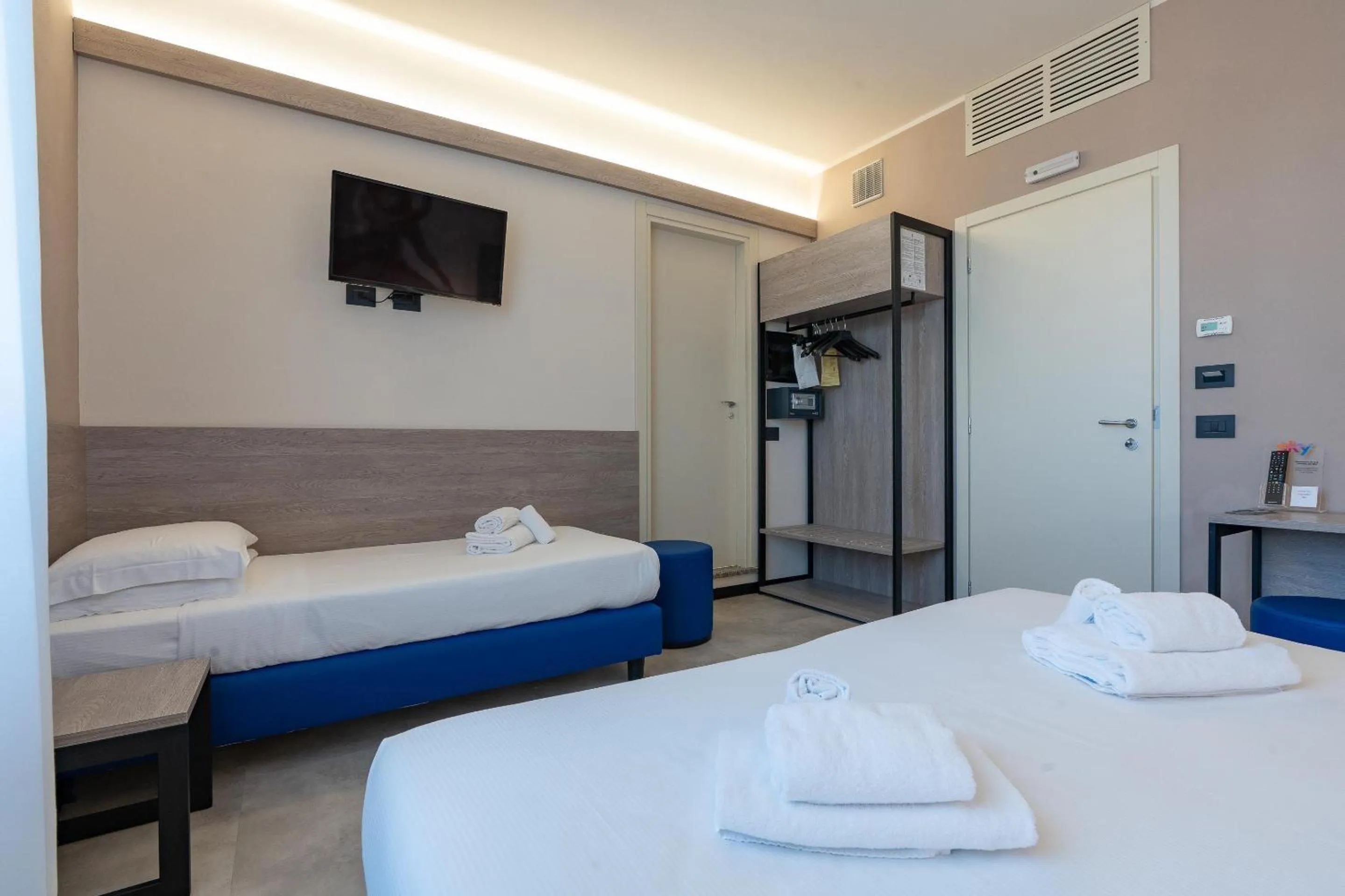 Bedroom, Bed in Jet Hotel, Sure Hotel Collection by Best Western