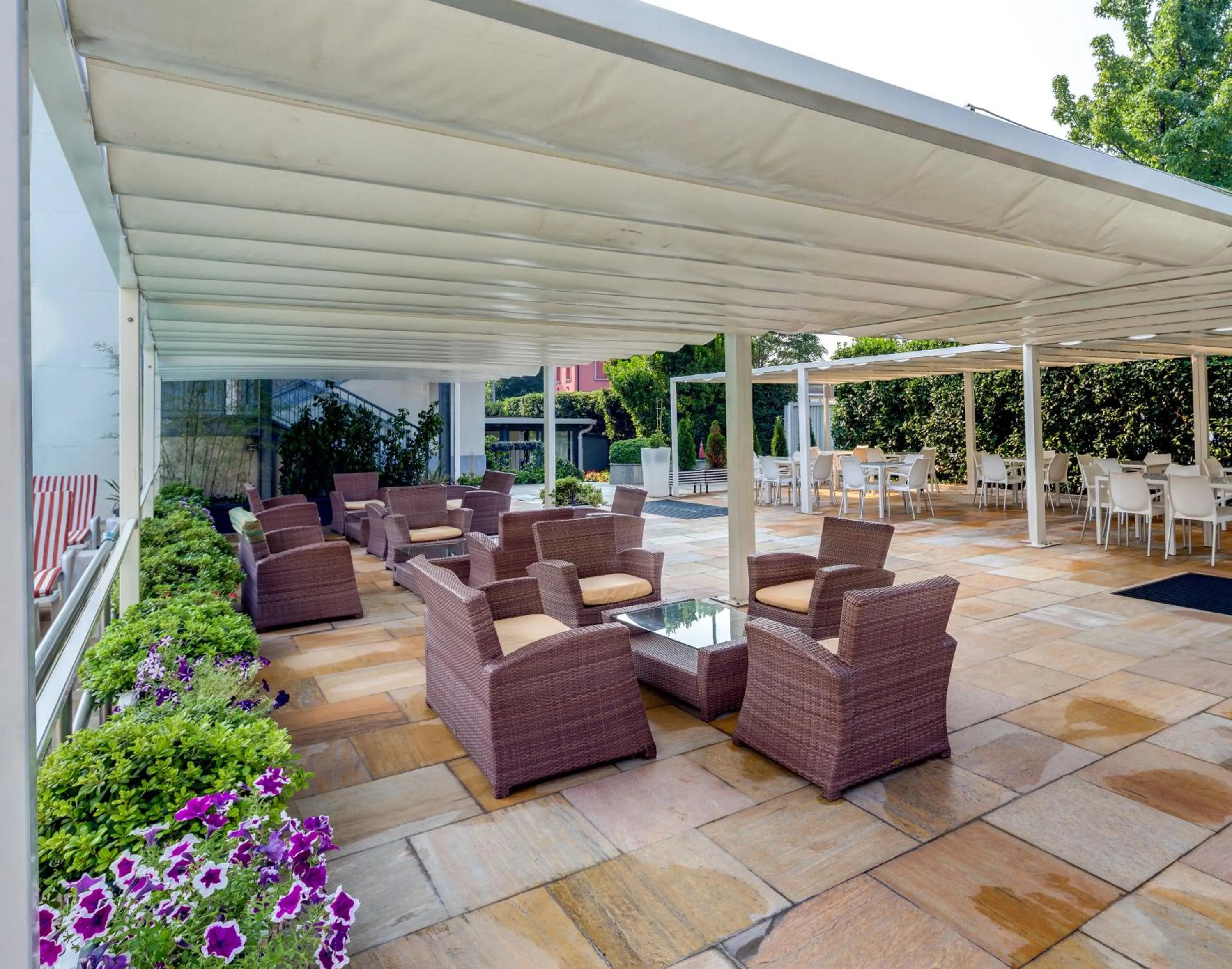 Swimming pool in Jet Hotel, Sure Hotel Collection by Best Western