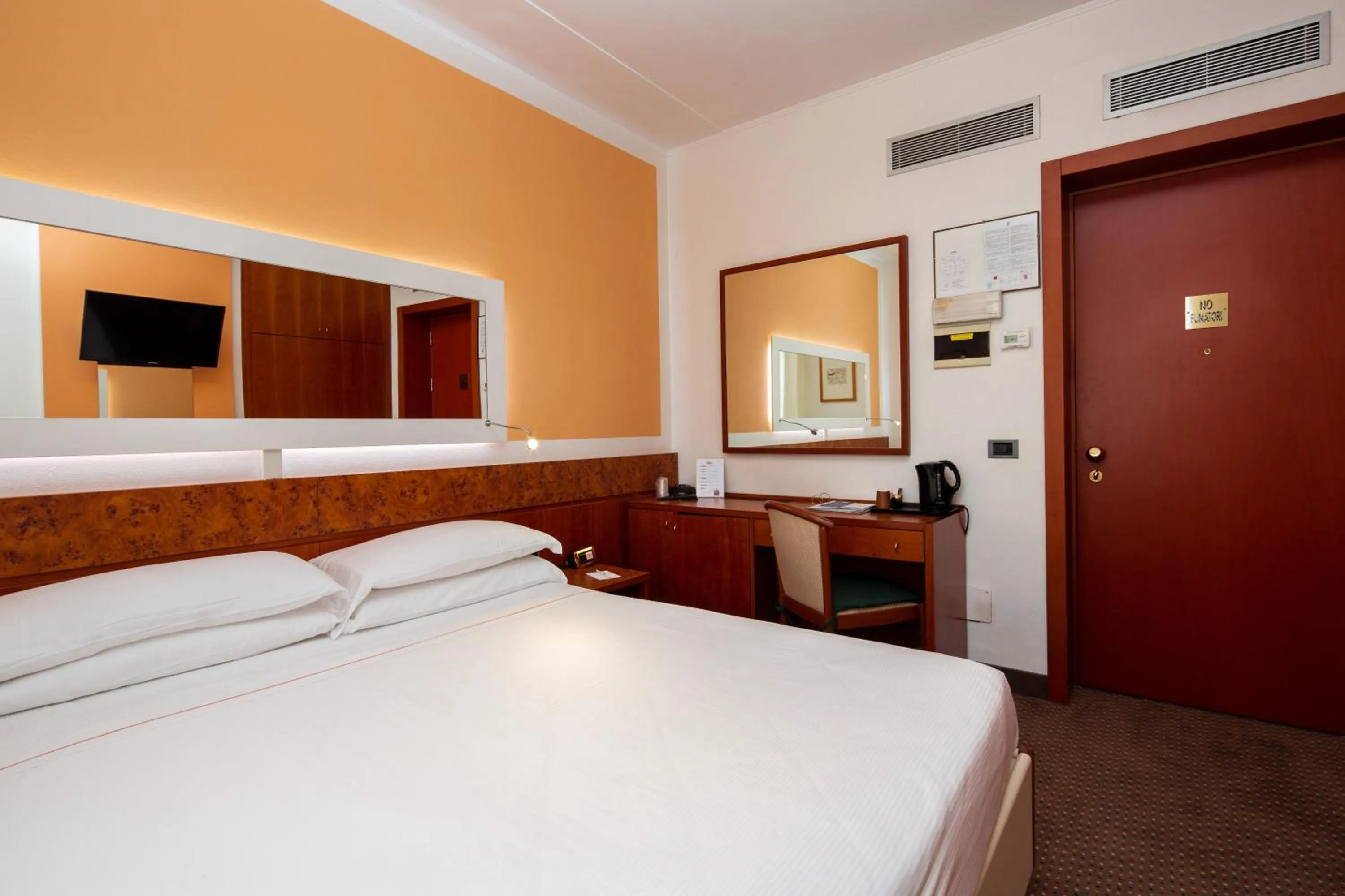 Bed in Jet Hotel, Sure Hotel Collection by Best Western