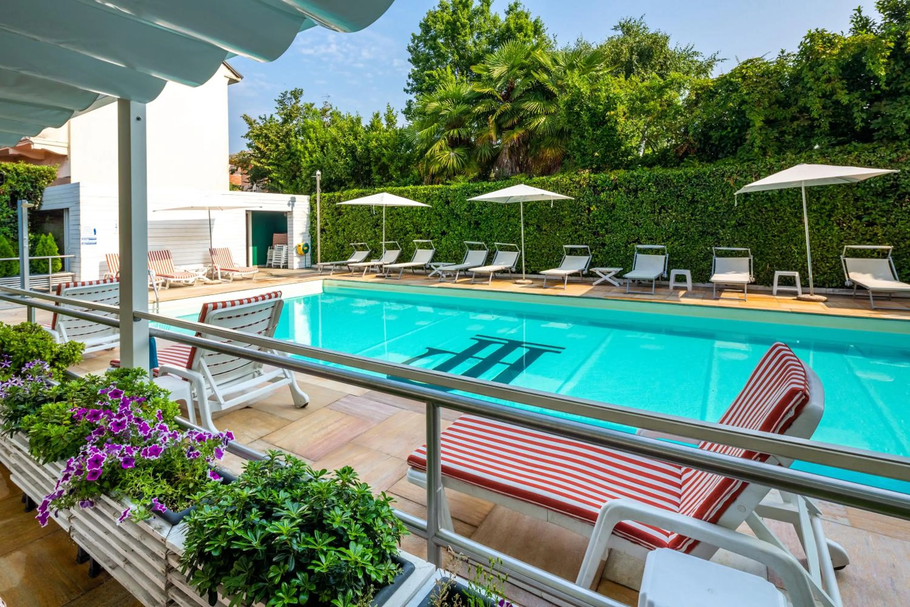 Swimming pool in Jet Hotel, Sure Hotel Collection by Best Western