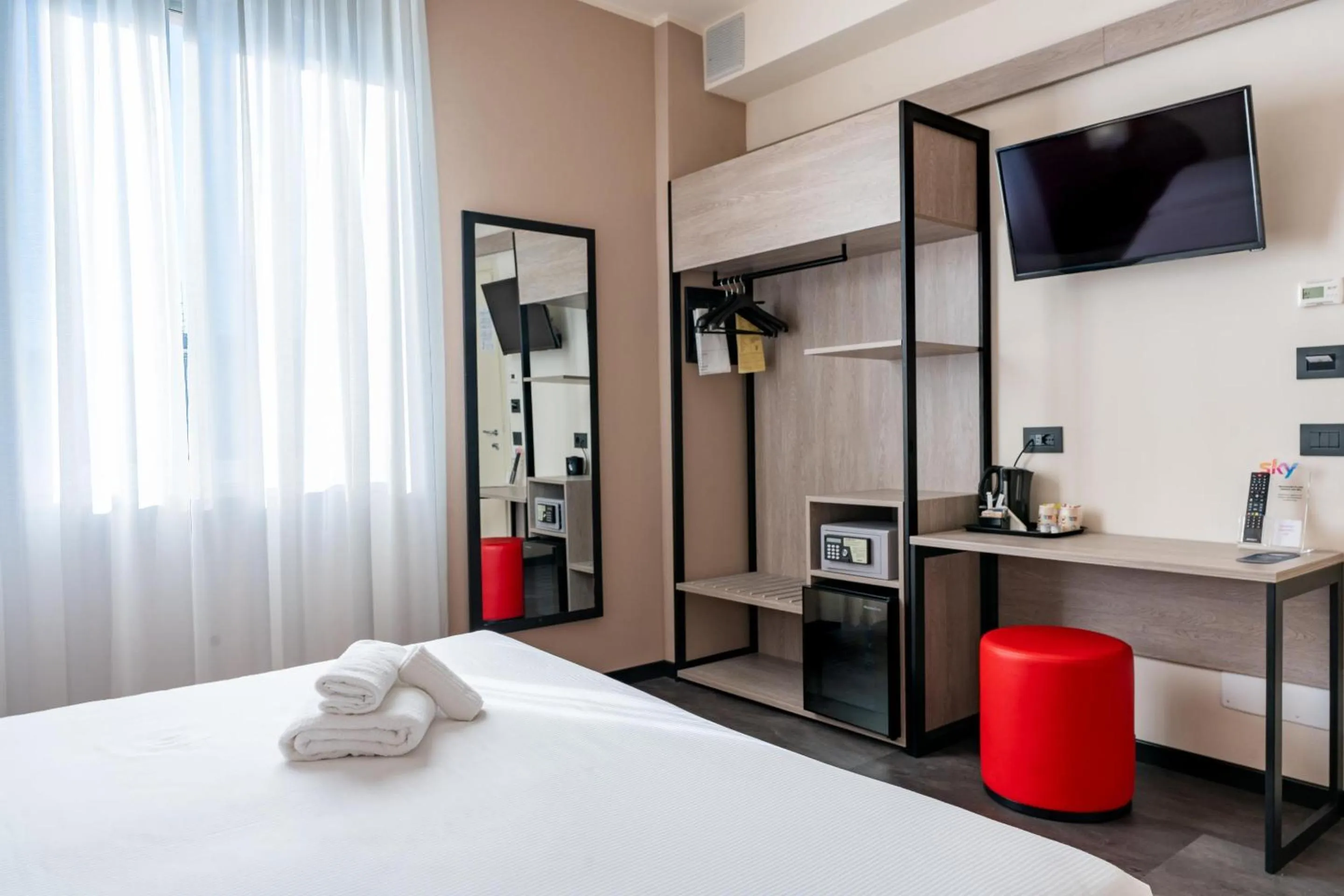 Bedroom, Bed in Jet Hotel, Sure Hotel Collection by Best Western