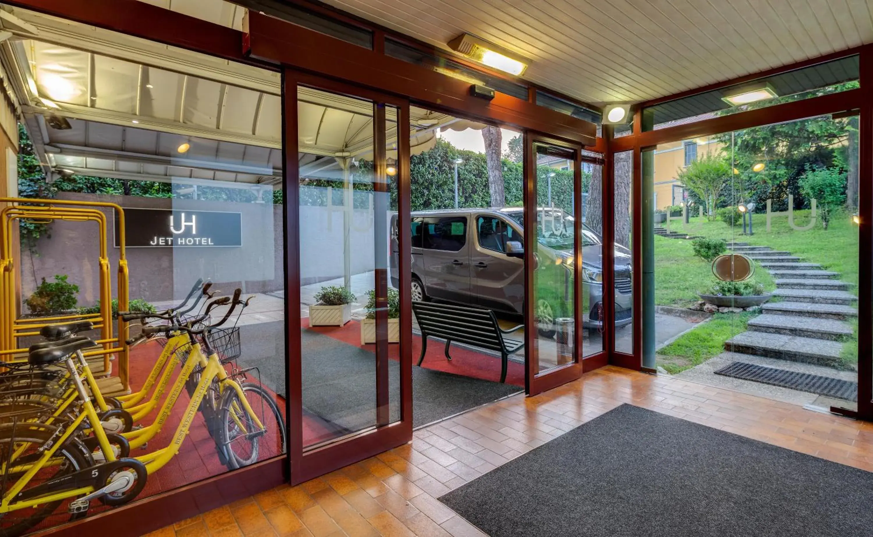 Property building in Jet Hotel, Sure Hotel Collection by Best Western Property building in Jet Hotel, Sure Hotel Collection by Best Western