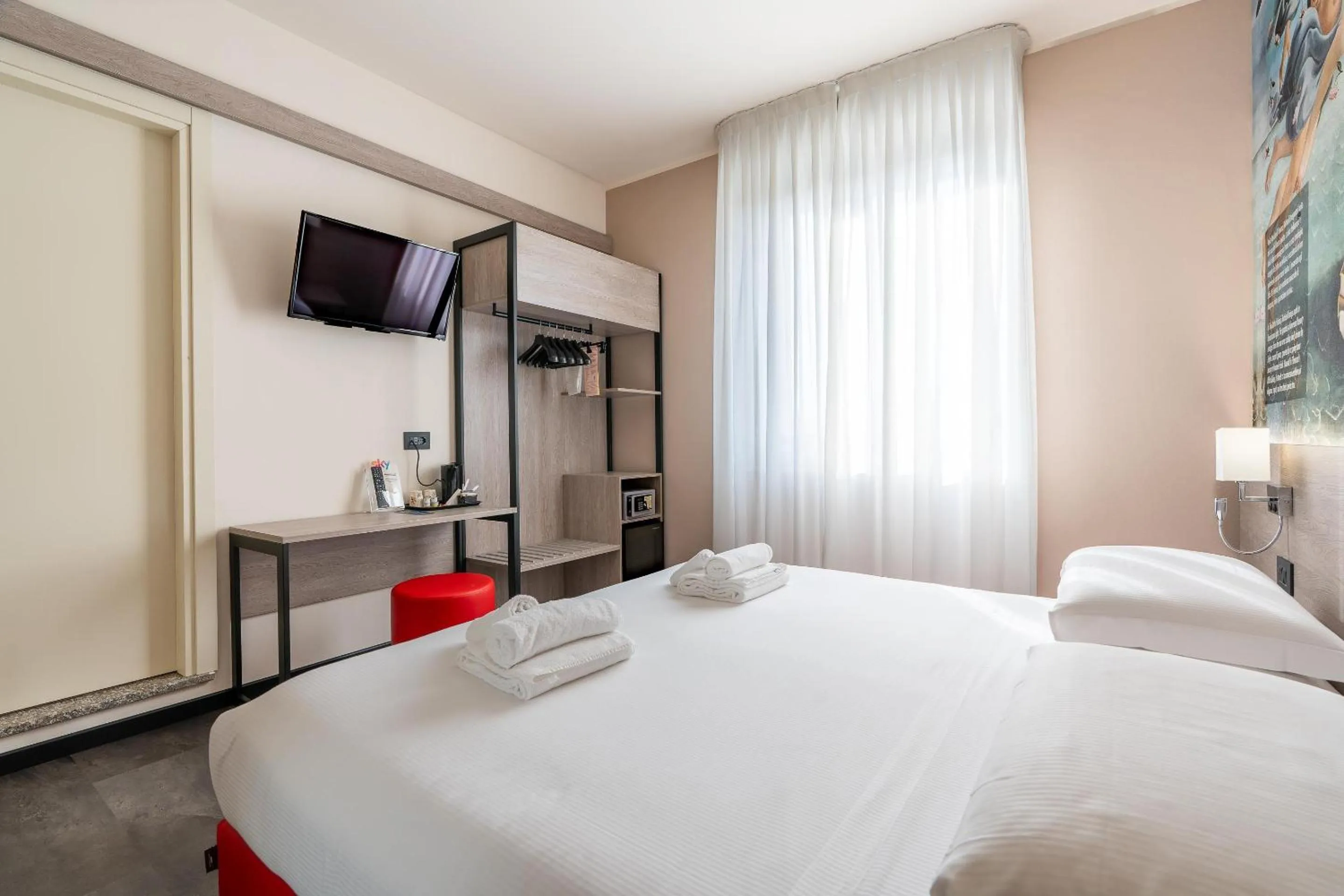 Bedroom, Bed in Jet Hotel, Sure Hotel Collection by Best Western