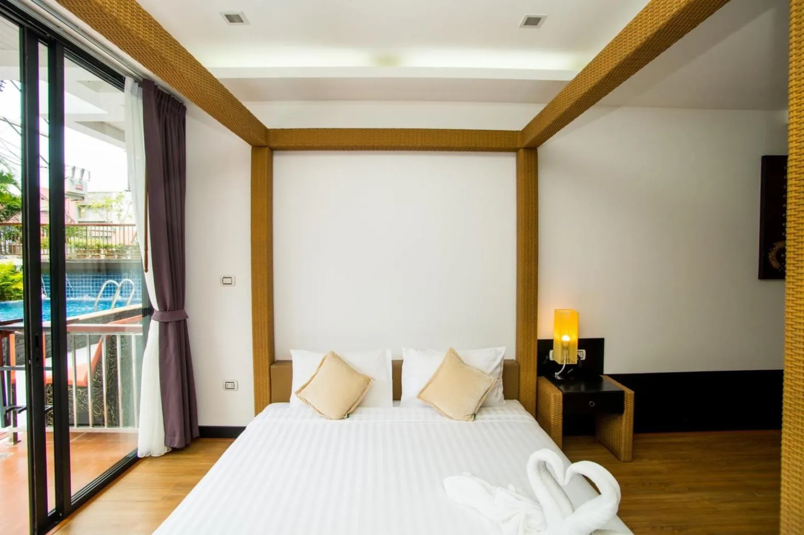 Photo of the whole room, Bed in Z&Z House