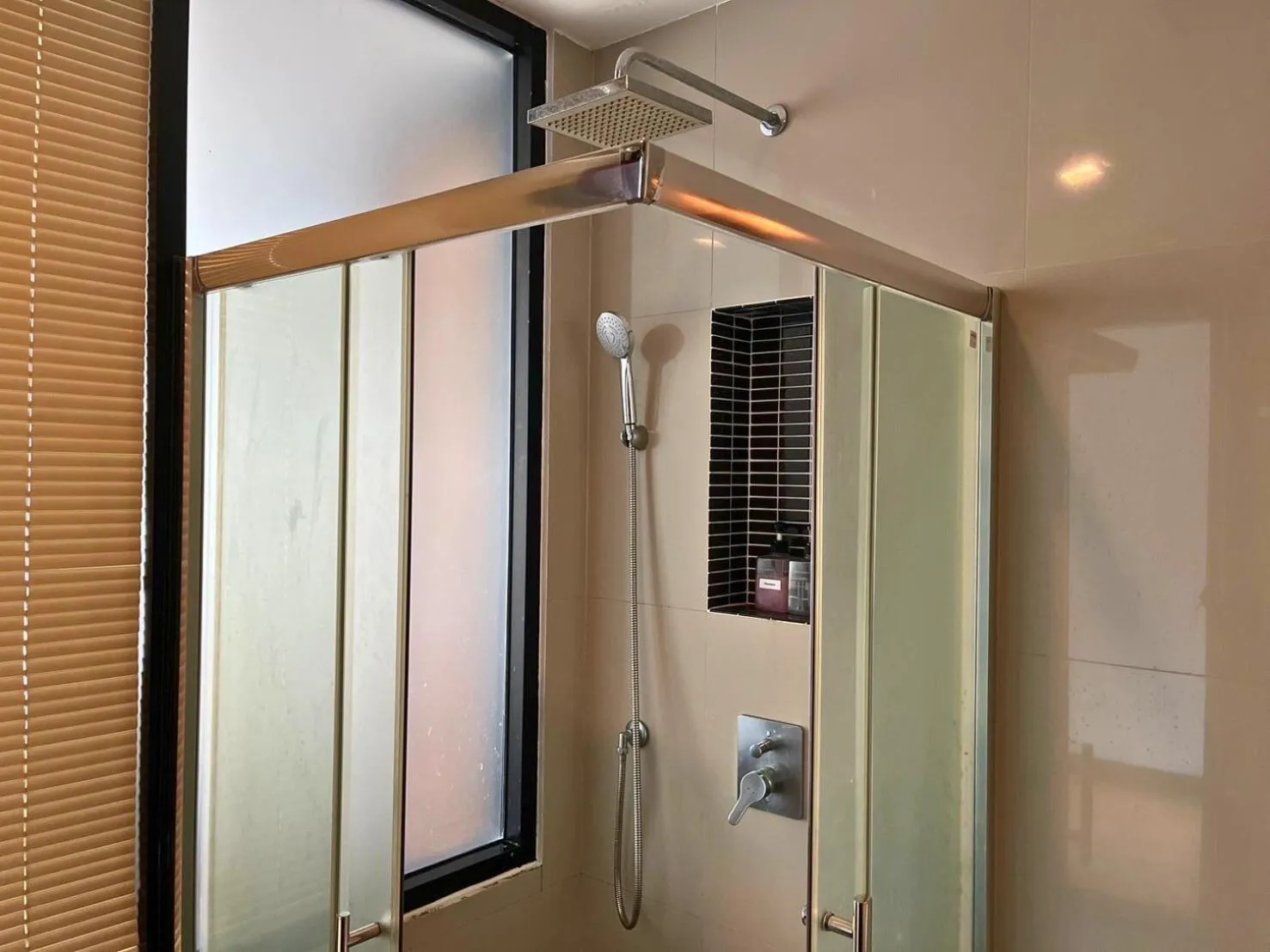 Property building in Z&Z House