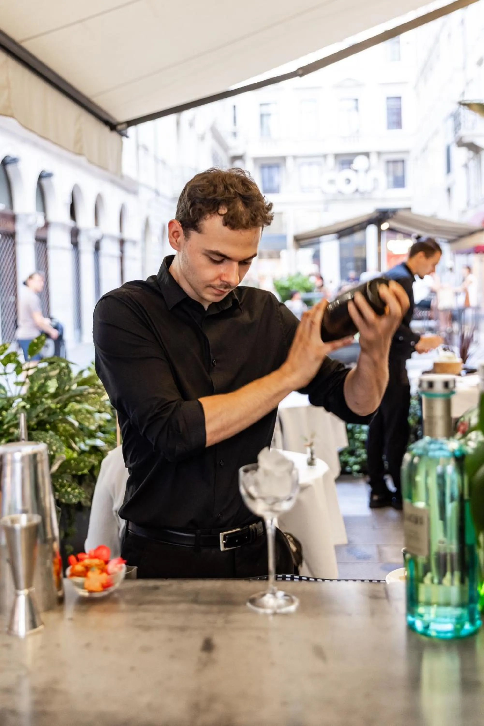 People in Hotel Continentale