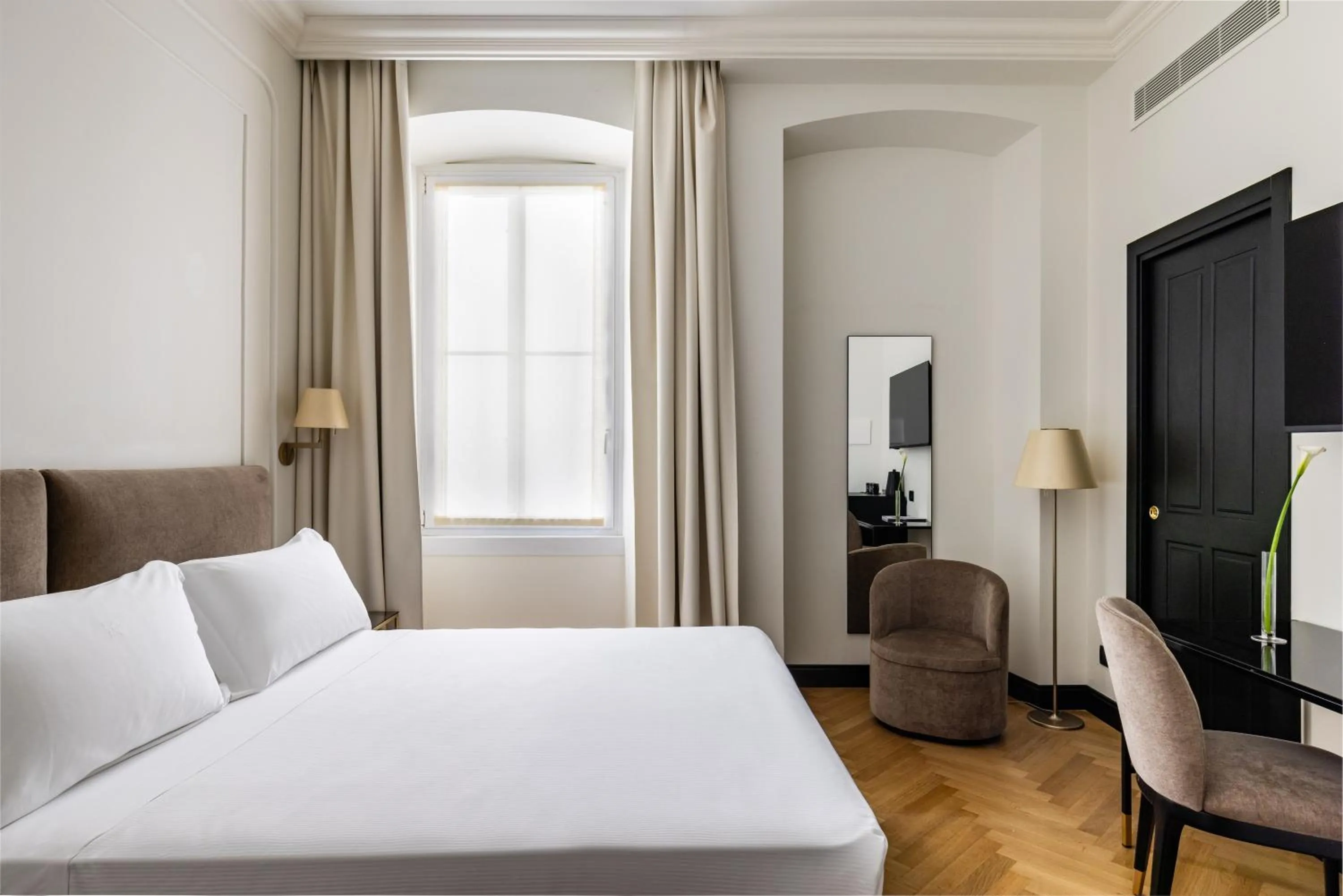 Bed in Hotel Continentale