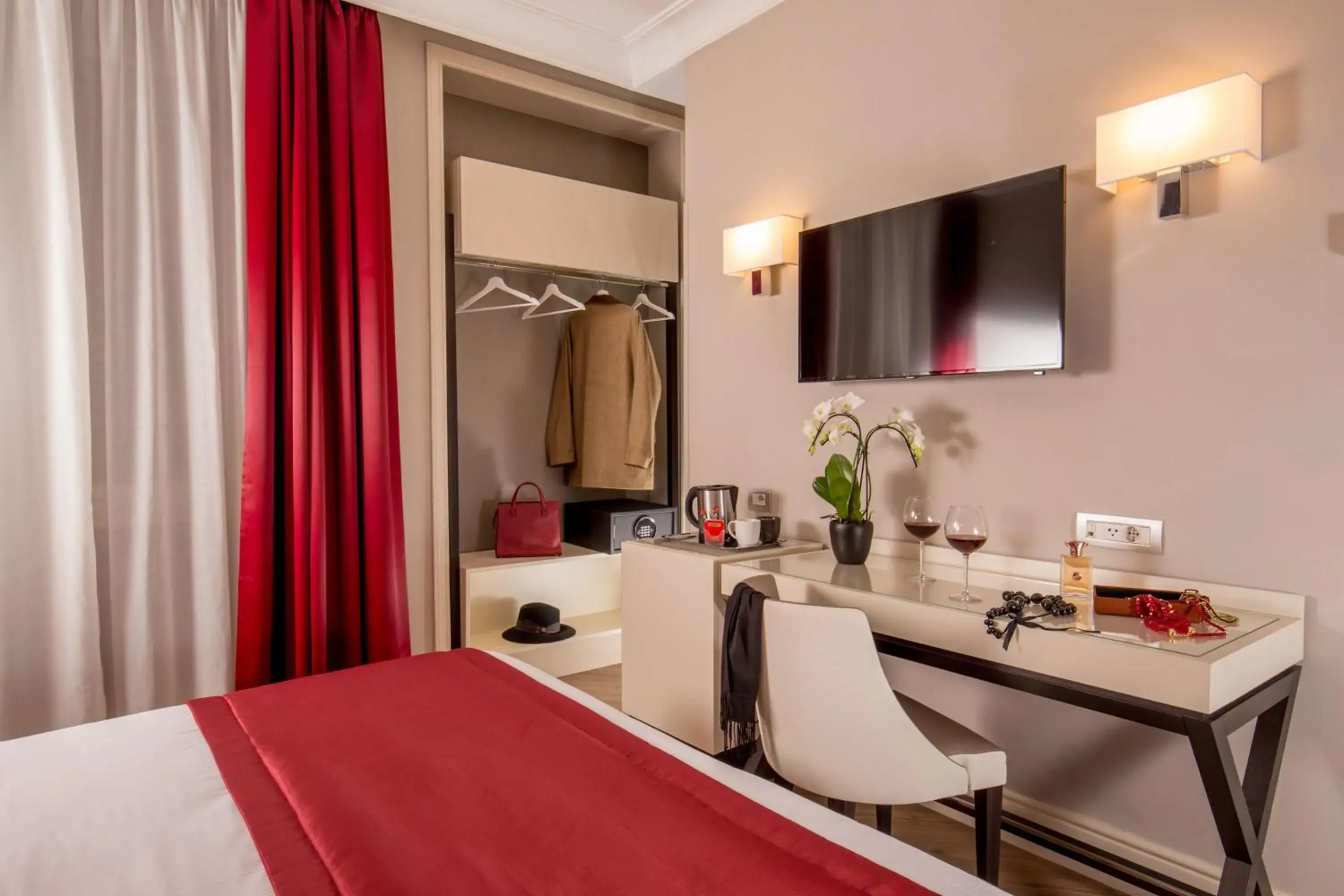 Classic Double Room in Ludovisi Palace Hotel Classic Double Room in Ludovisi Palace Hotel