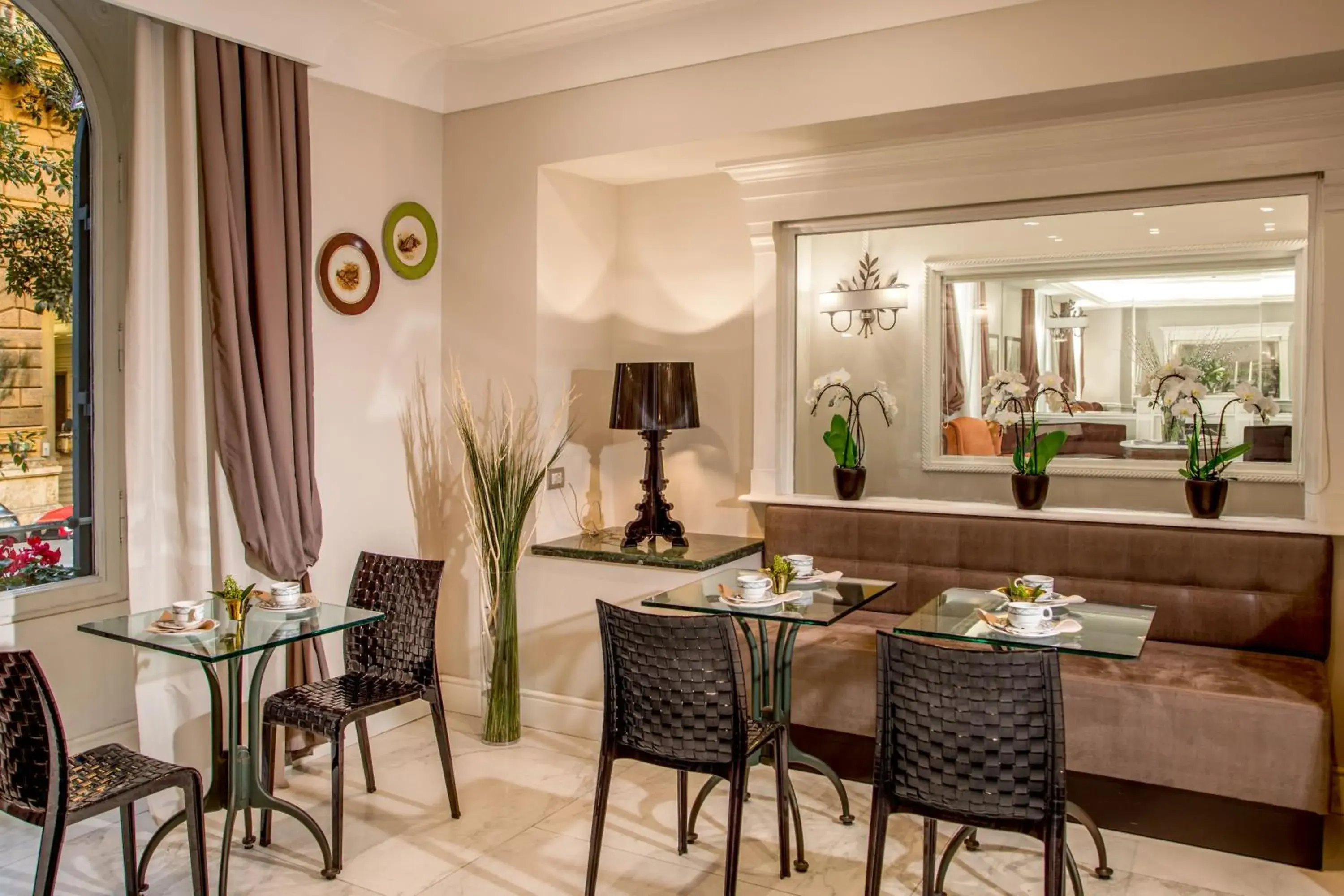 Restaurant/places to eat in Ludovisi Palace Hotel Restaurant/places to eat in Ludovisi Palace Hotel