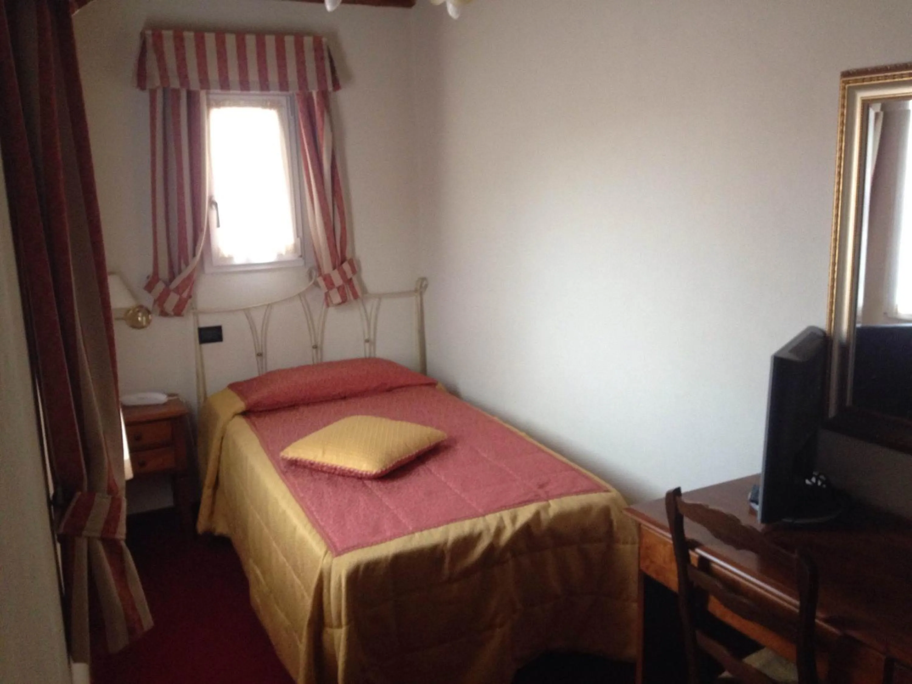 Bedroom, Bed in Hotel Di Stefano