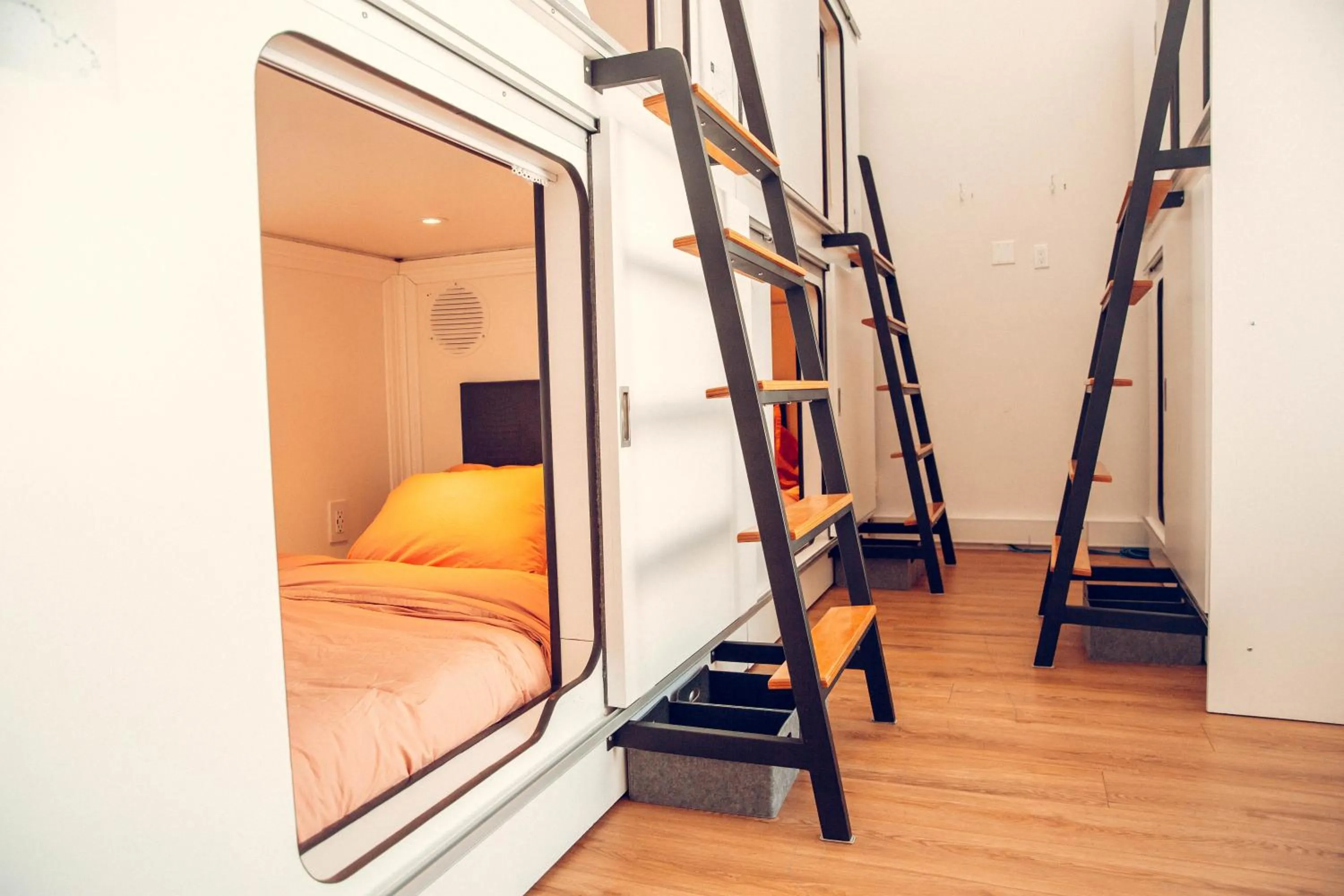 Bedroom, Bed in STAY OPEN Venice Beach