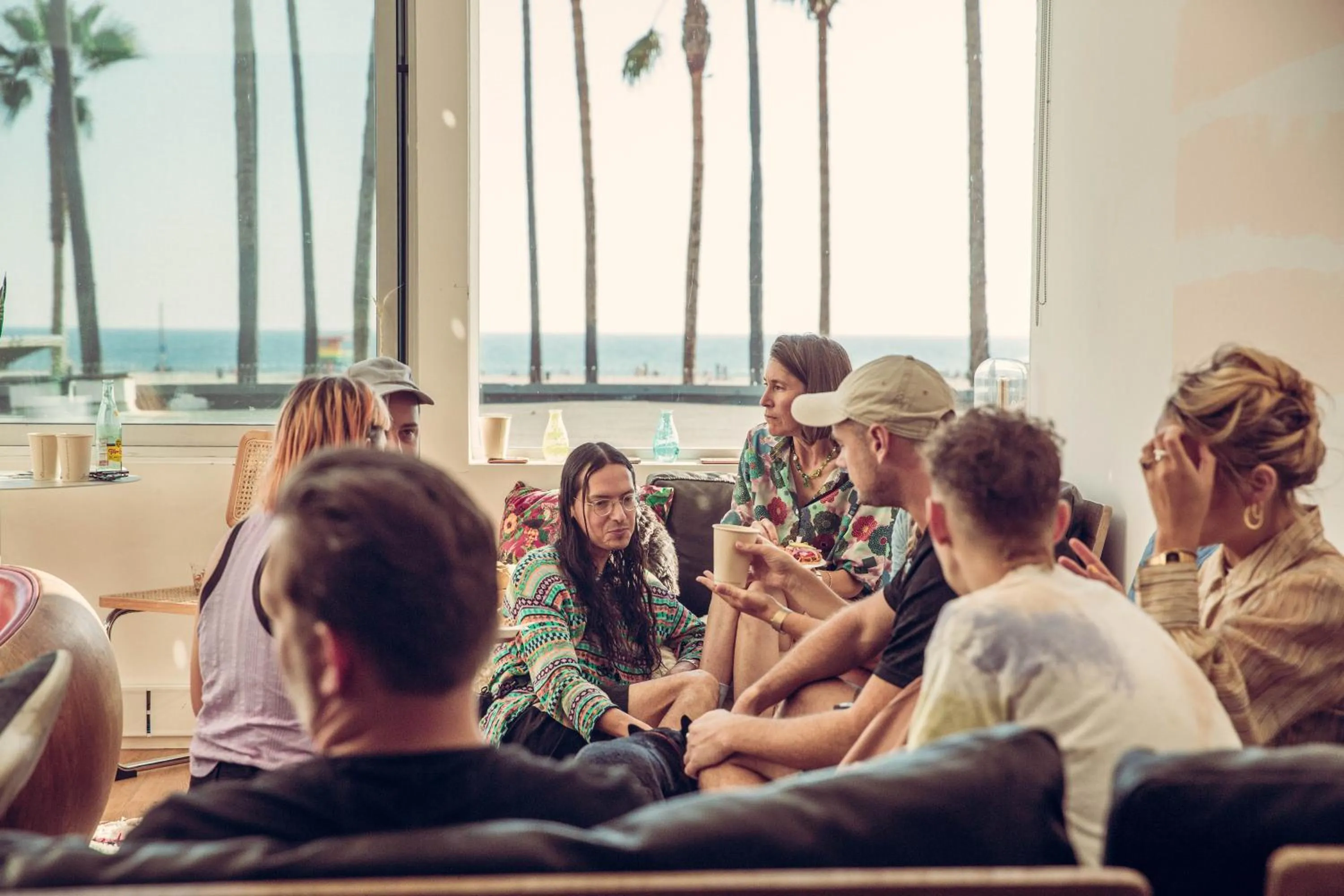 Communal lounge/ TV room in STAY OPEN Venice Beach