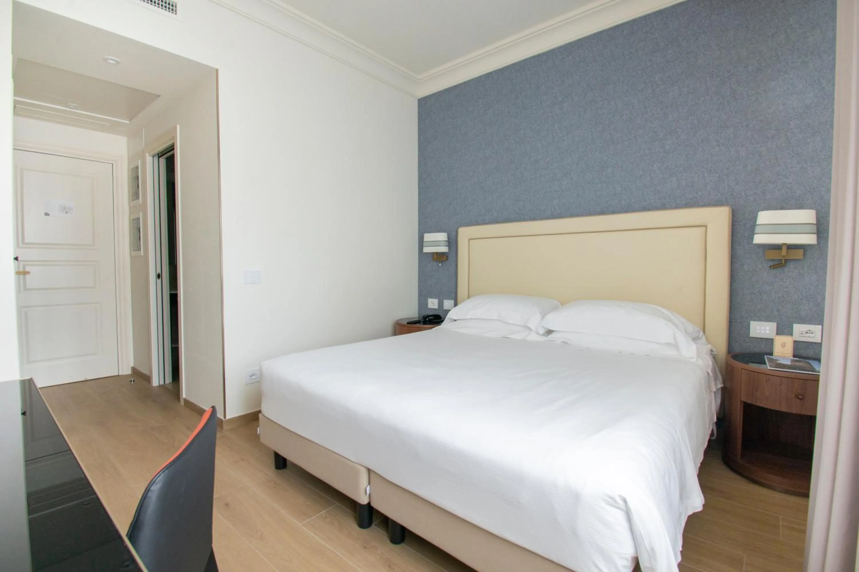 Bedroom, Bed in Hotel Excelsior San Marco