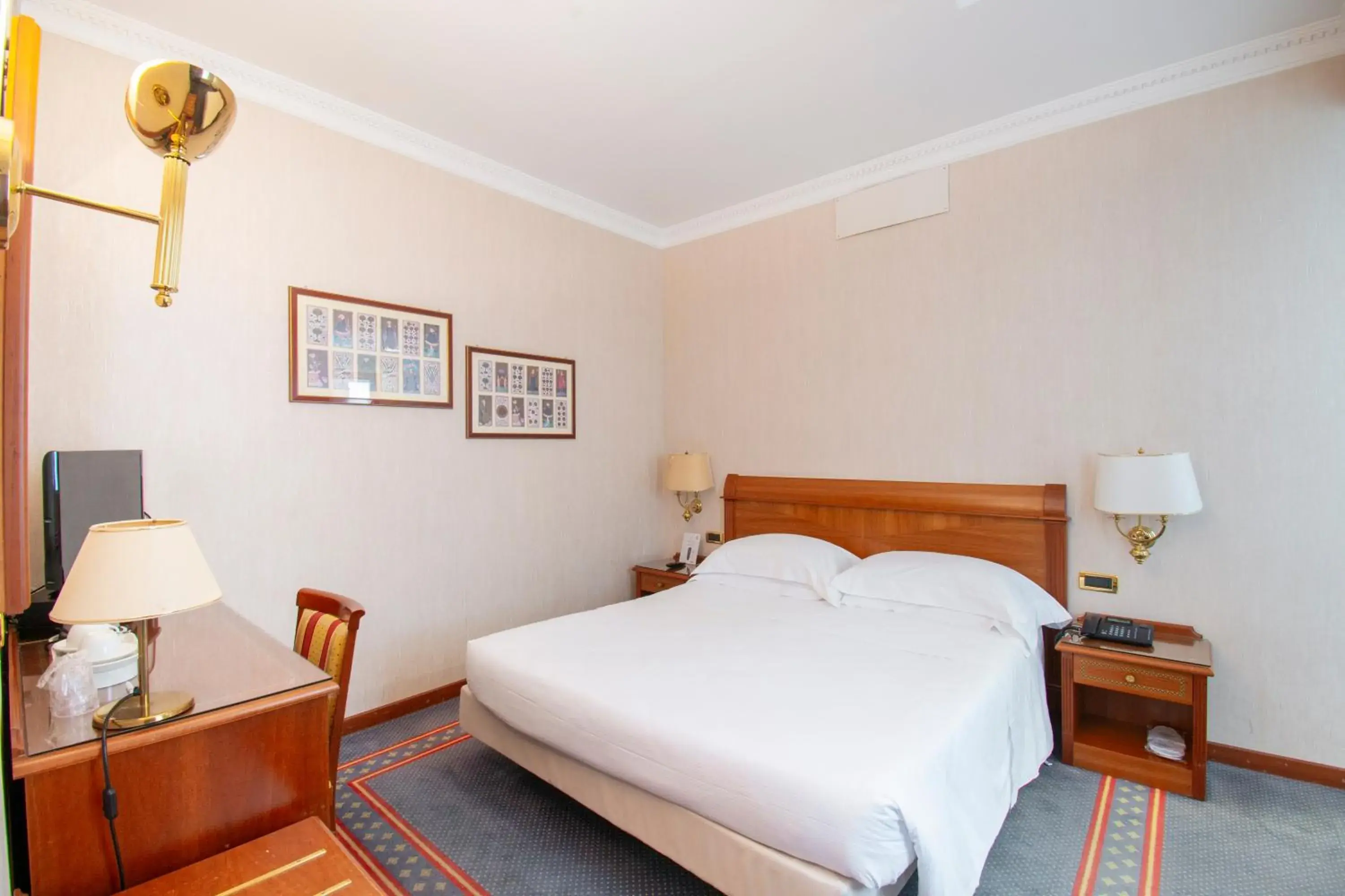 Standard Double Room in Hotel Excelsior San Marco Standard Double Room in Hotel Excelsior San Marco