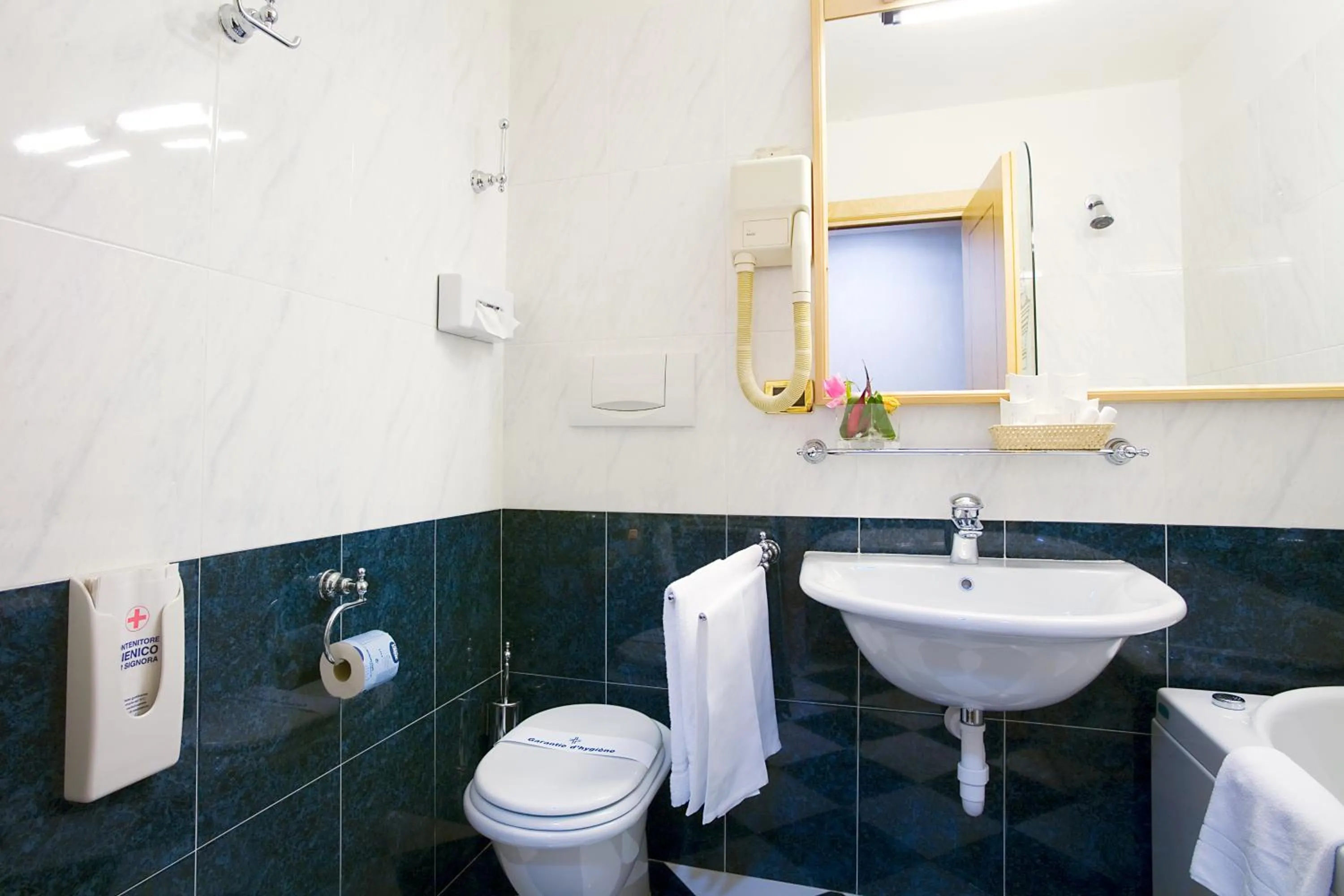 Deluxe Twin Room in Hotel Excelsior San Marco