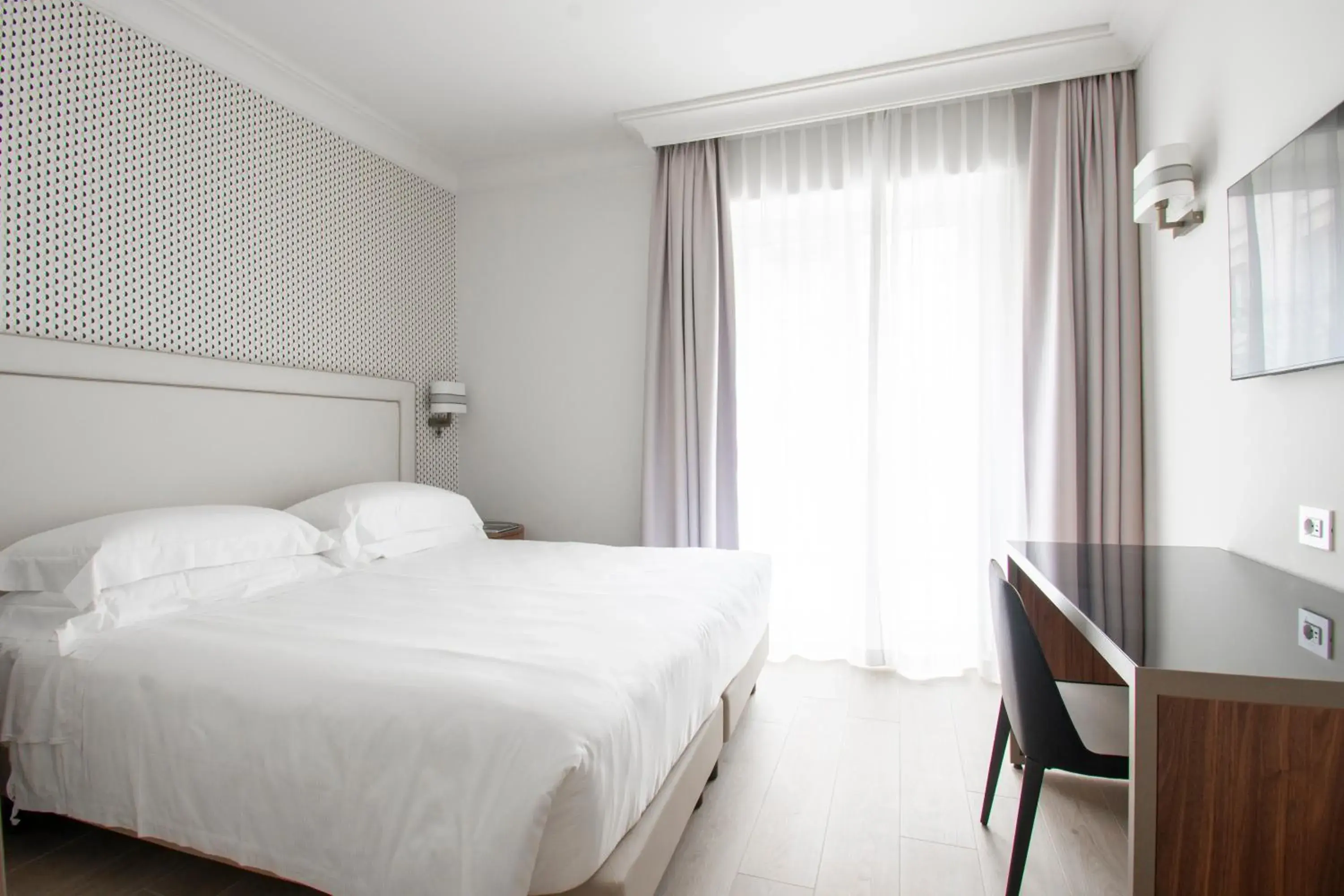 Bedroom, Bed in Hotel Excelsior San Marco Bedroom, Bed in Hotel Excelsior San Marco