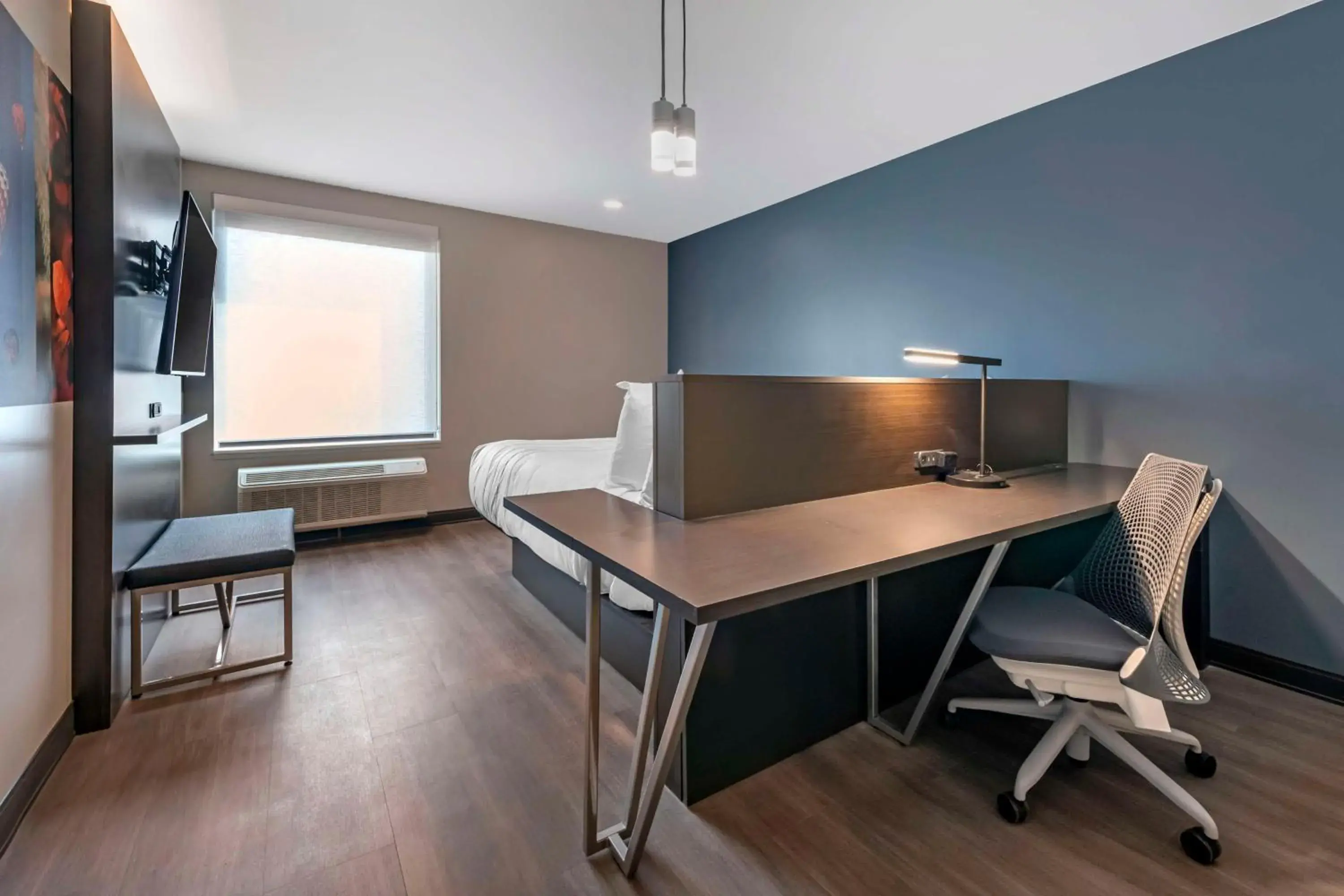 Bedroom in Vīb Hotel by Best Western Denver RiNo Bedroom in Vīb Hotel by Best Western Denver RiNo