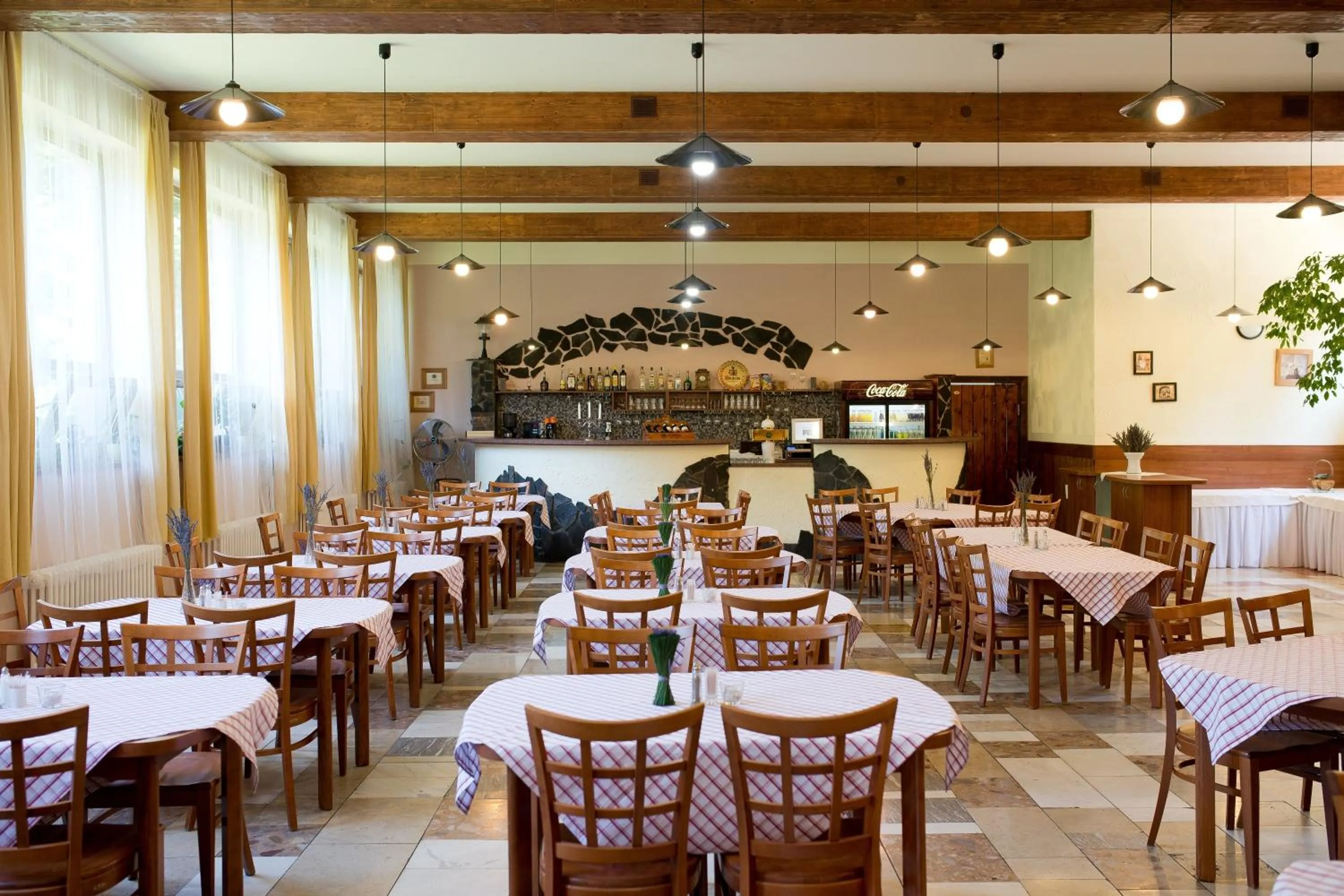 Restaurant/places to eat in Horský Hotel Podjavorník