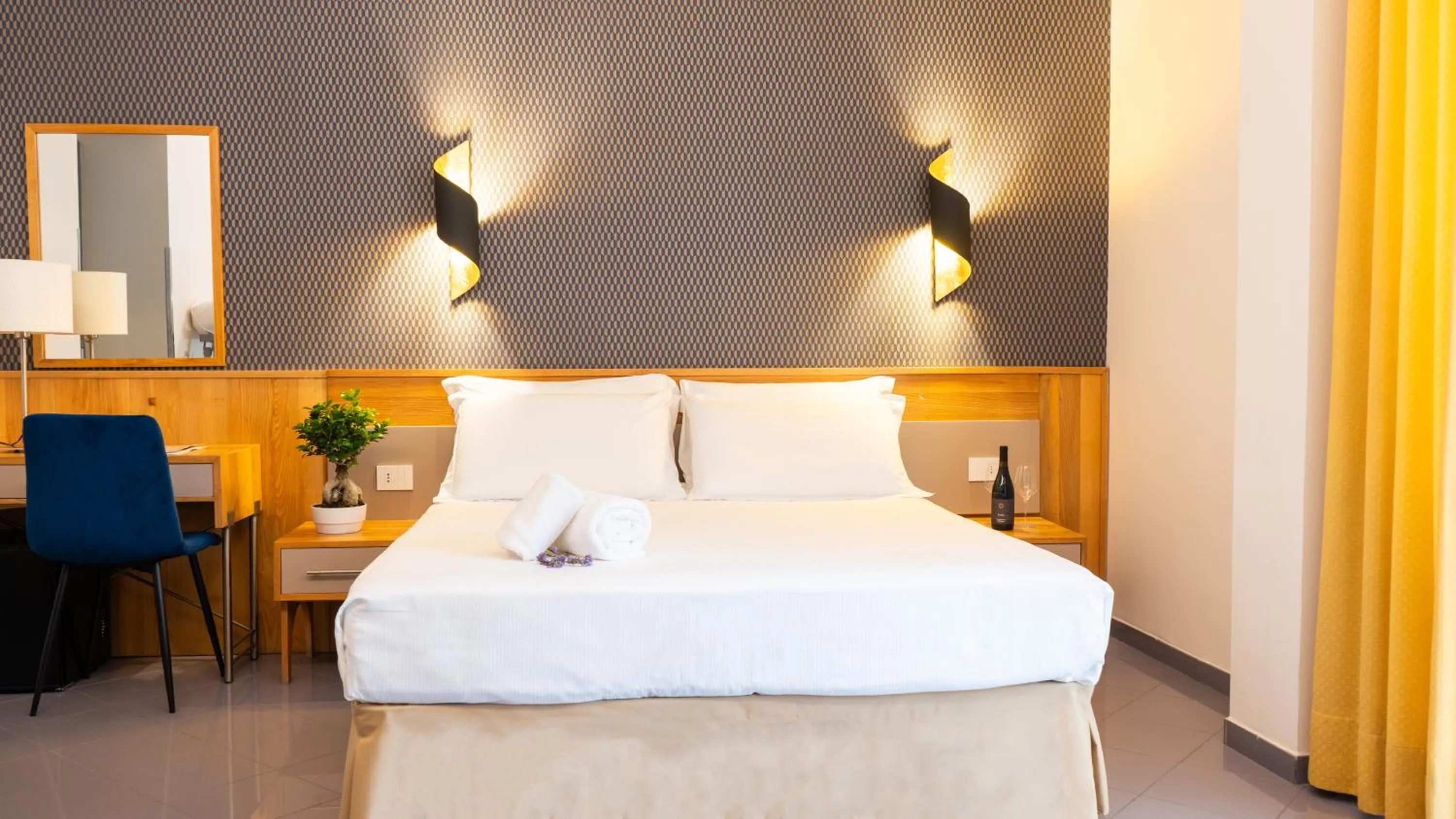 Bedroom, Bed in Hotel Diana