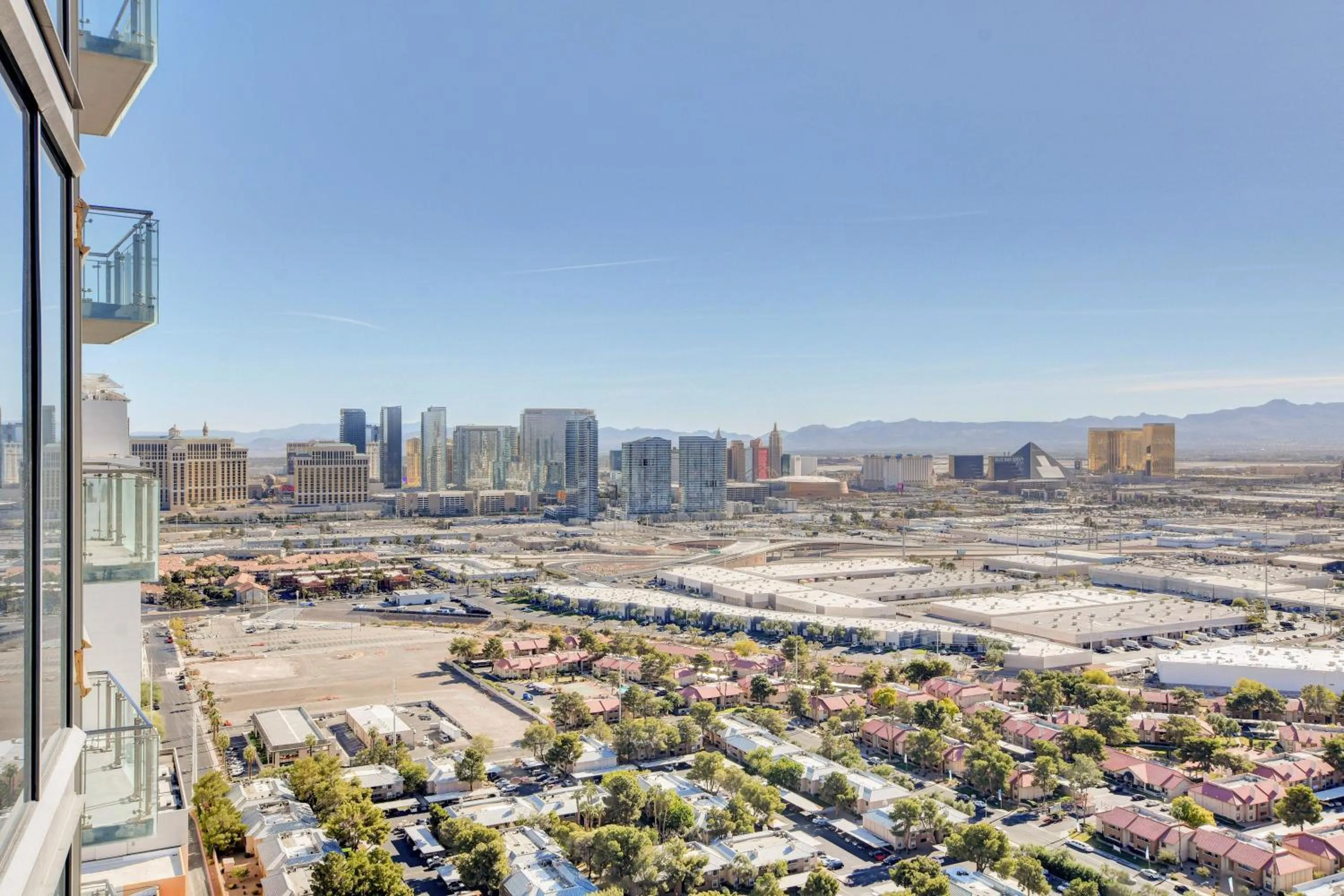 Private Luxury Panoramic Suite at Palms Place