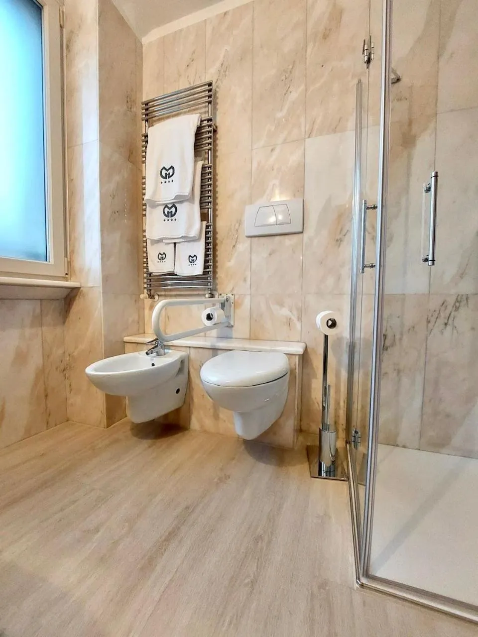 Toilet in Hotel San Pietro