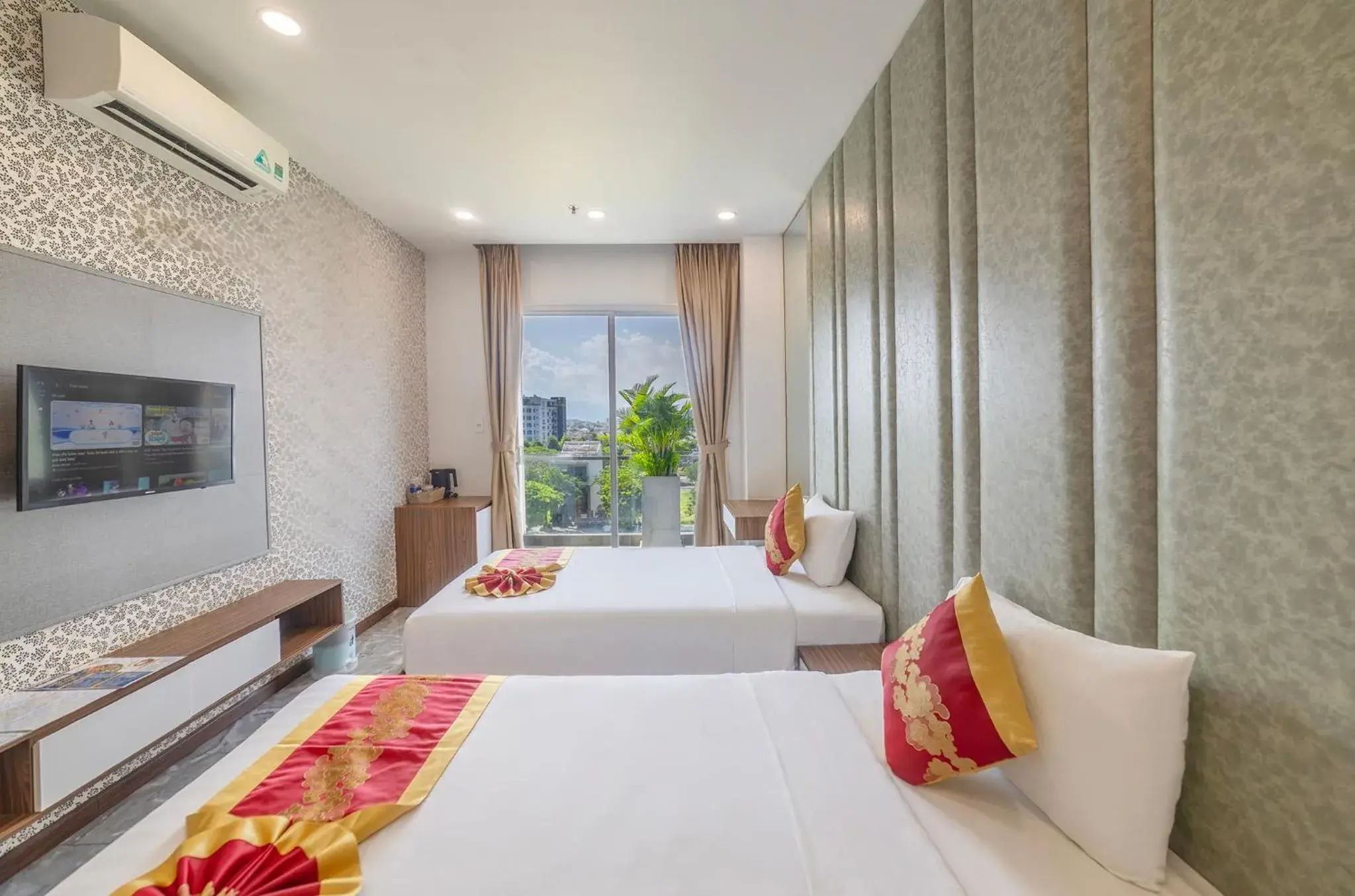 Bedroom, Bed in Tiffany Hotel & Restaurant Bedroom, Bed in Tiffany Hotel & Restaurant