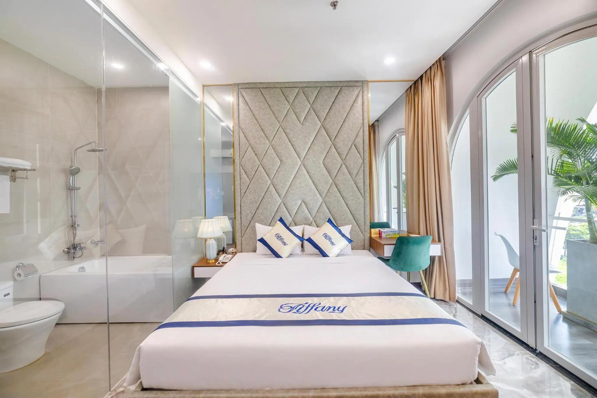 Bedroom, Bed in Tiffany Hotel & Restaurant