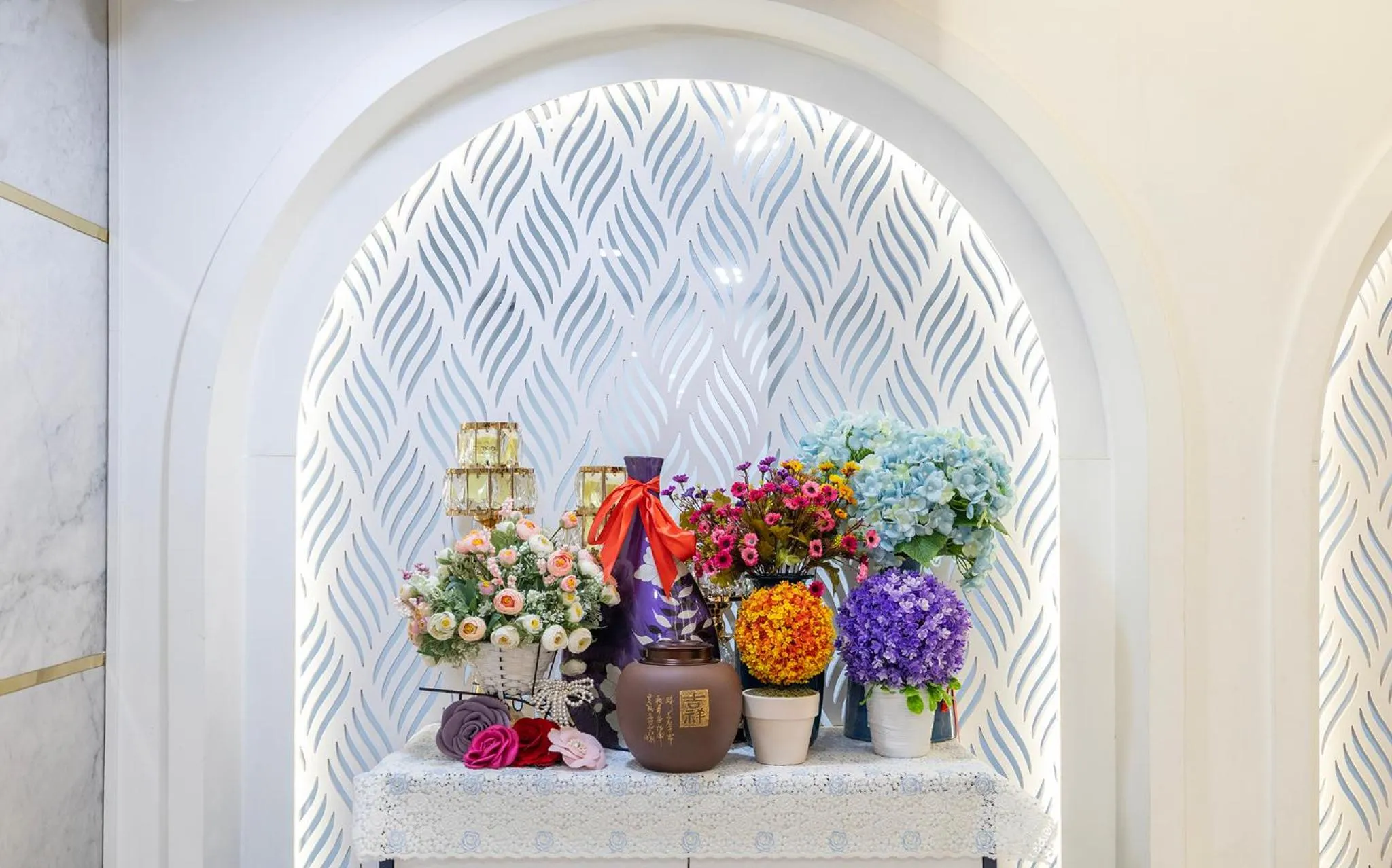 Decorative detail in Tiffany Hotel & Restaurant