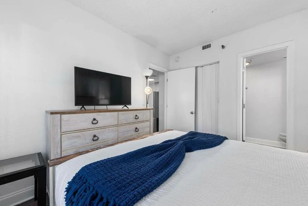 Other, Bed in The Enclave Hotel and Suites