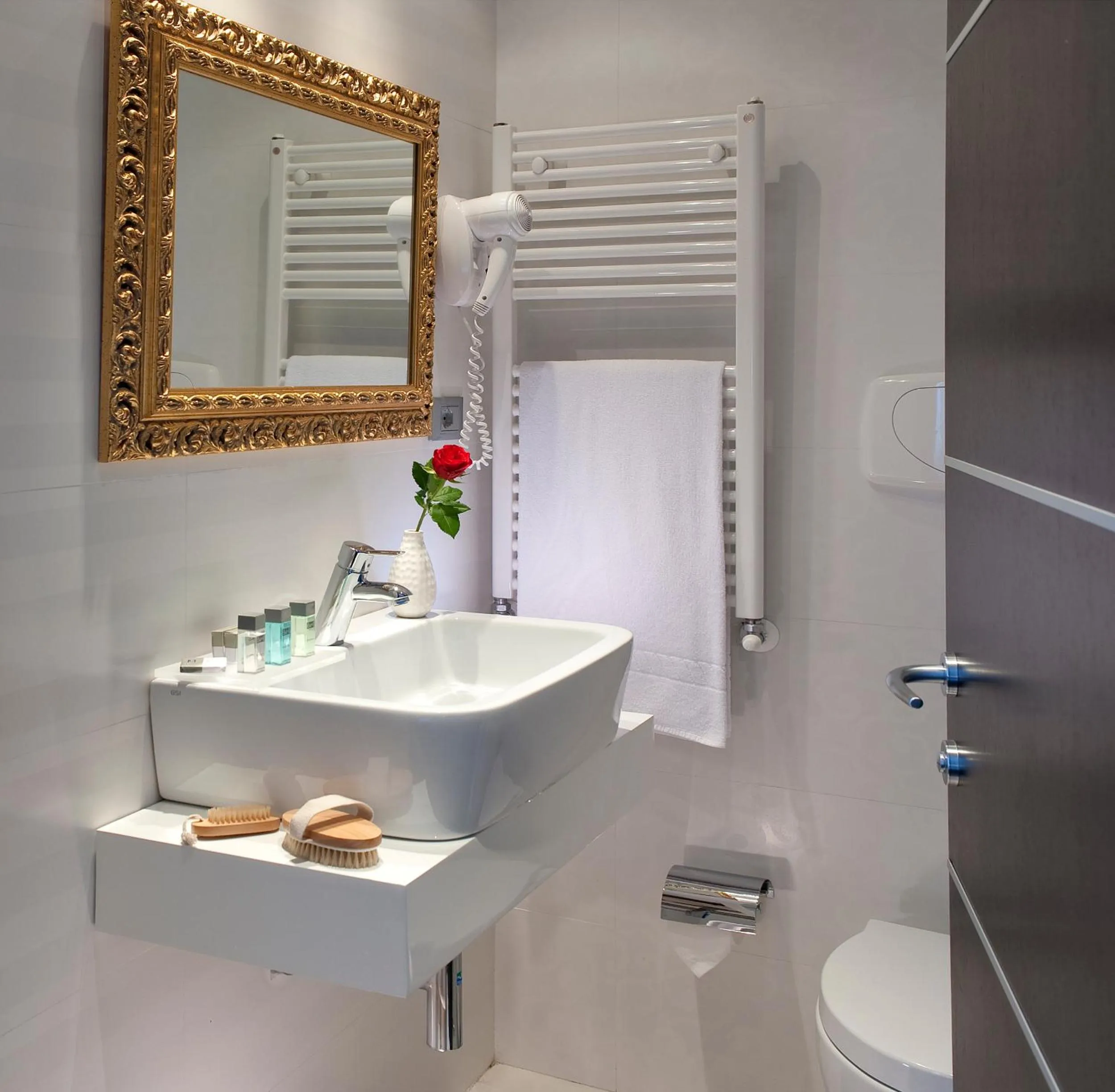 Bathroom in c-hotels Fiume