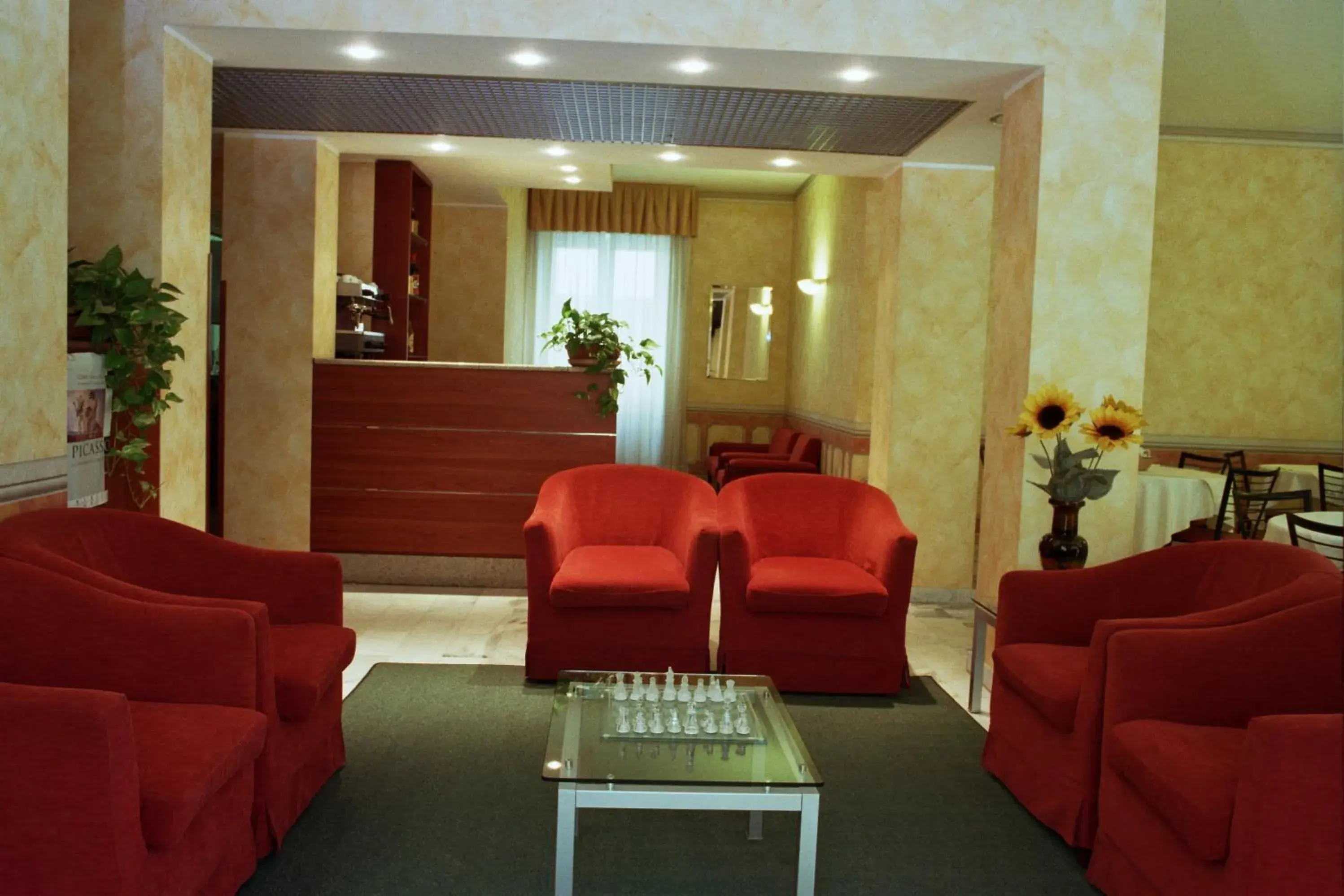 Lounge or bar, Lobby/Reception in Hotel Engadina