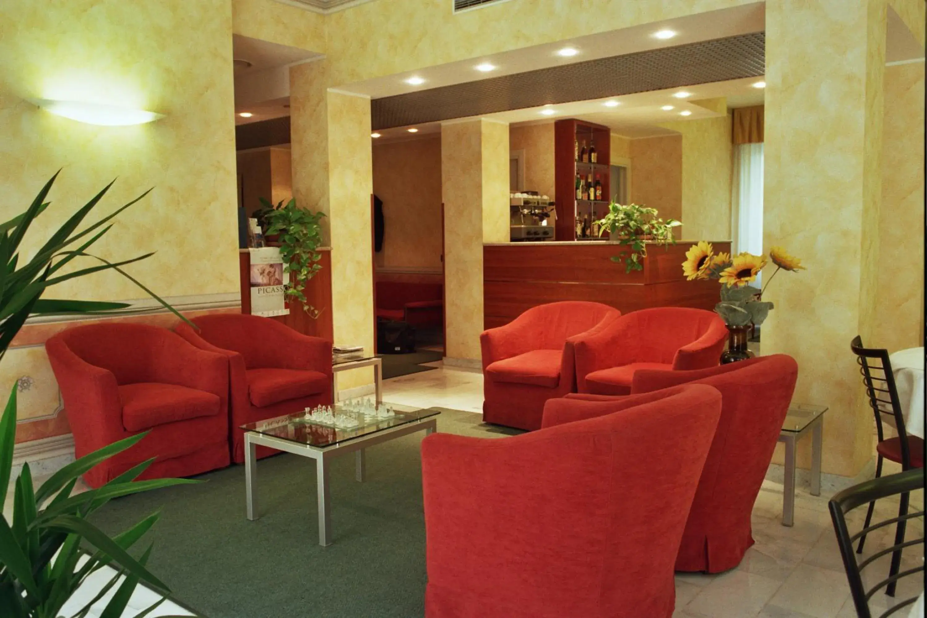 Lounge or bar, Lobby/Reception in Hotel Engadina