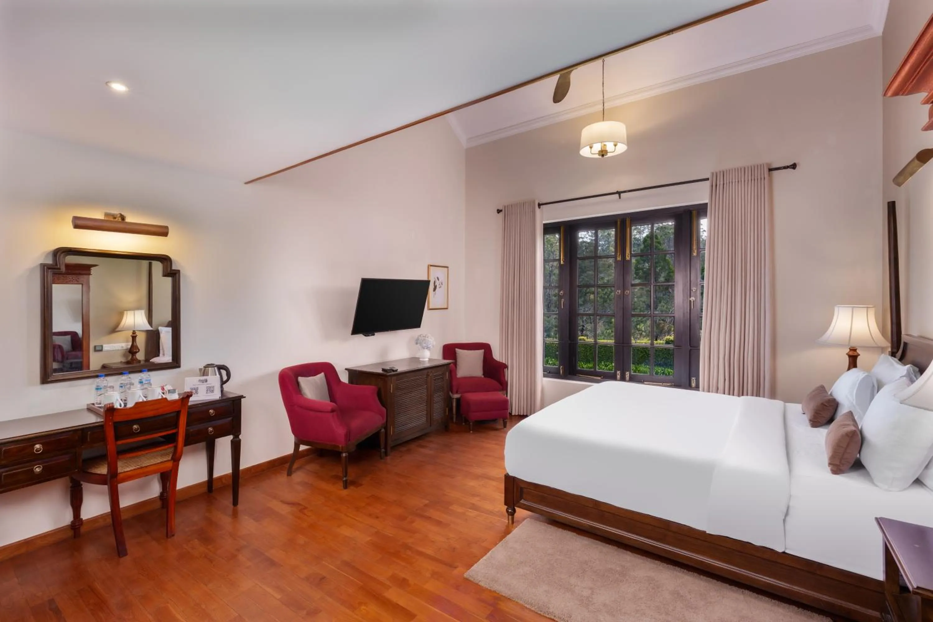Bed in Chimneys Nuwara Eliya